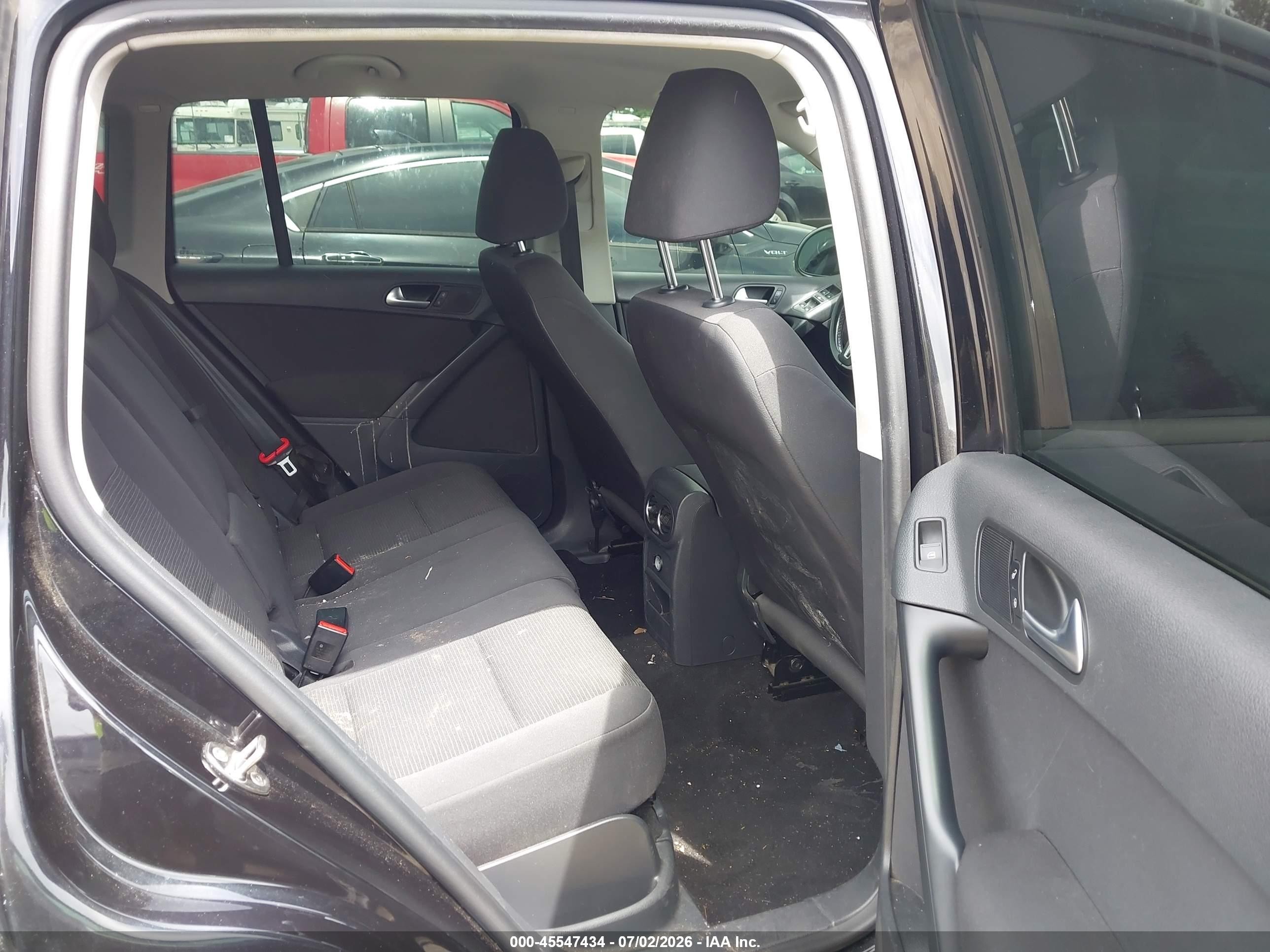 2015 Volkswagen Tiguan S Black vin: WVGAV7AX4FW548787