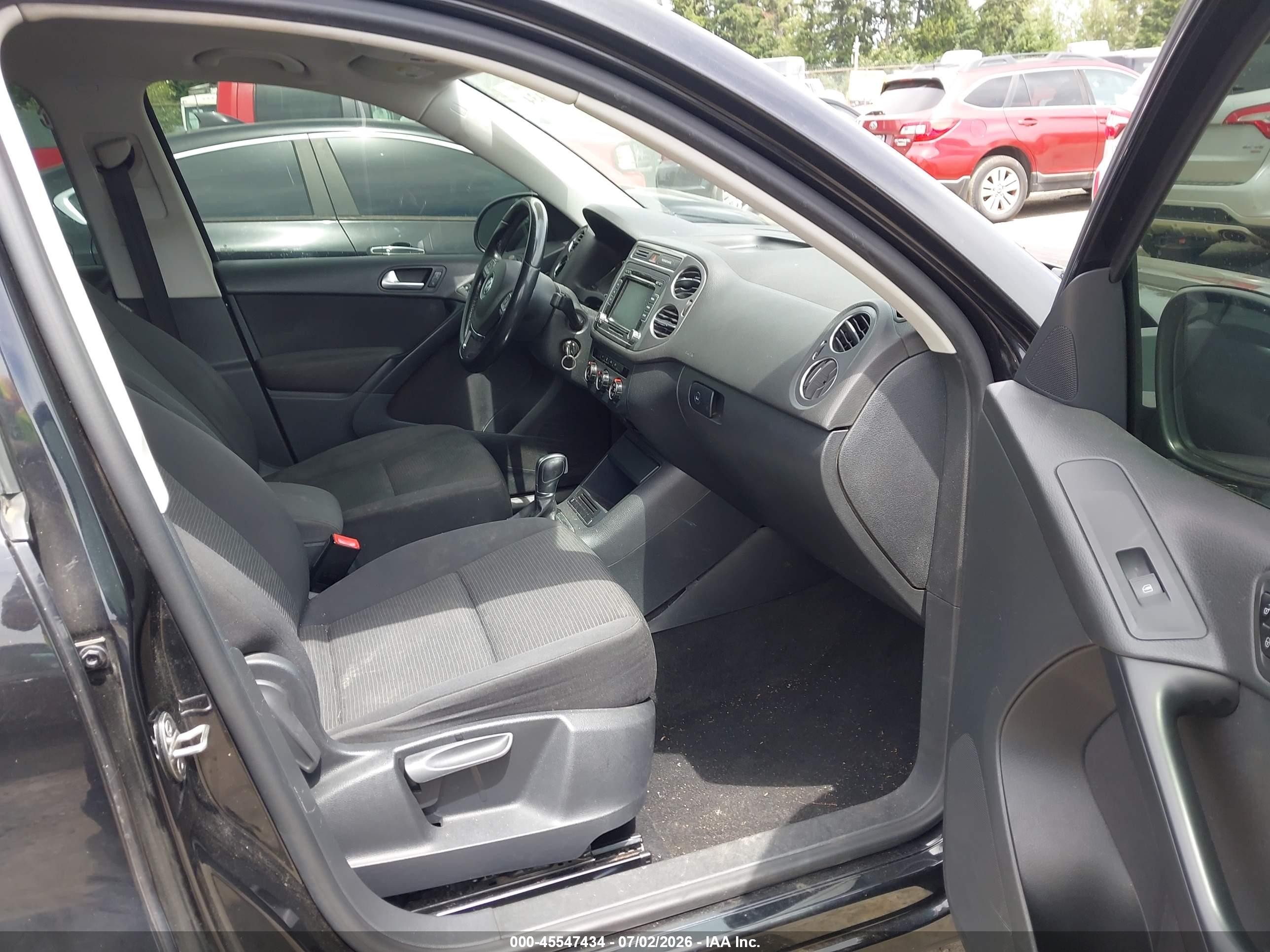 2015 Volkswagen Tiguan S Black vin: WVGAV7AX4FW548787