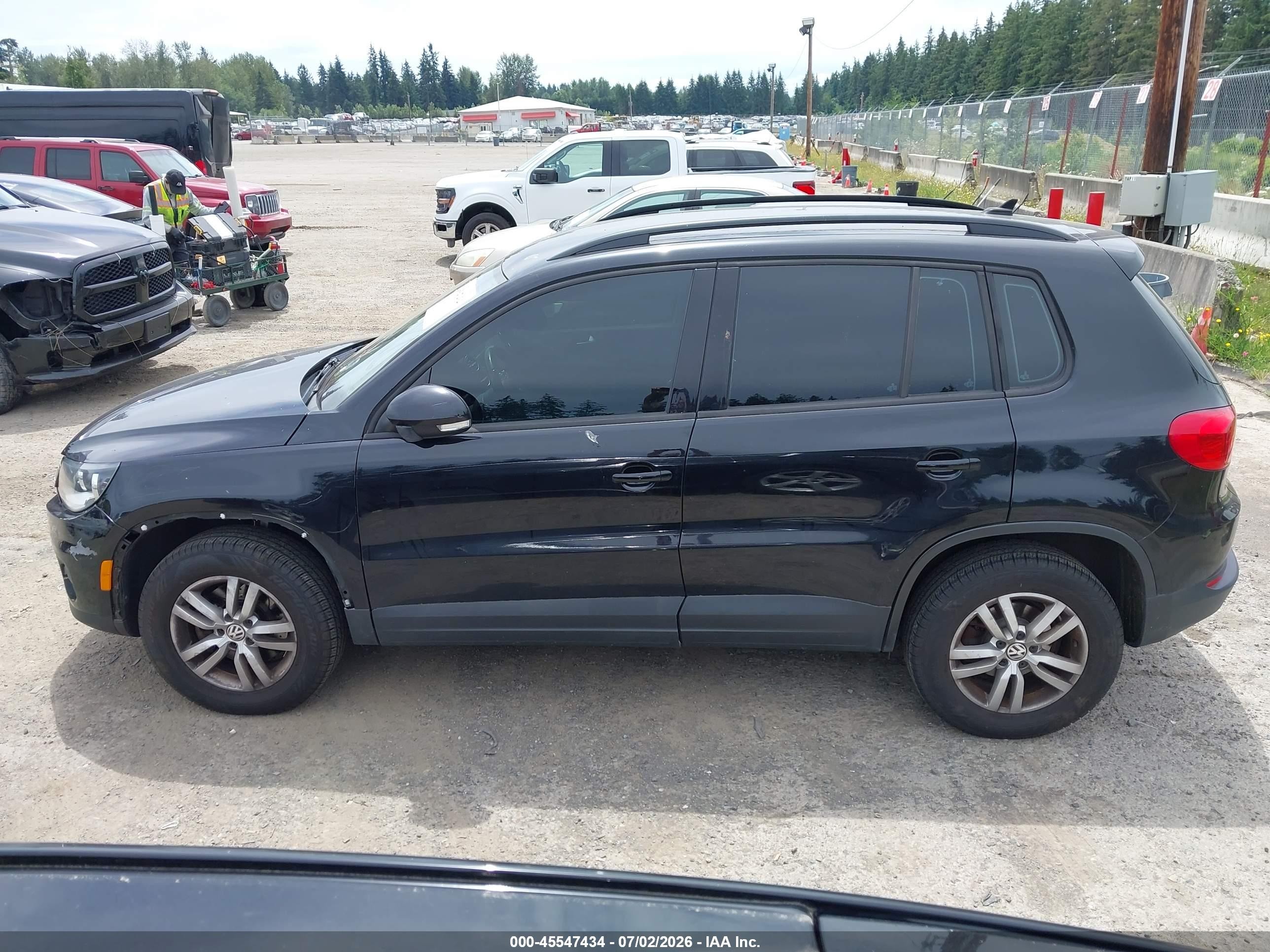 2015 Volkswagen Tiguan S Black vin: WVGAV7AX4FW548787