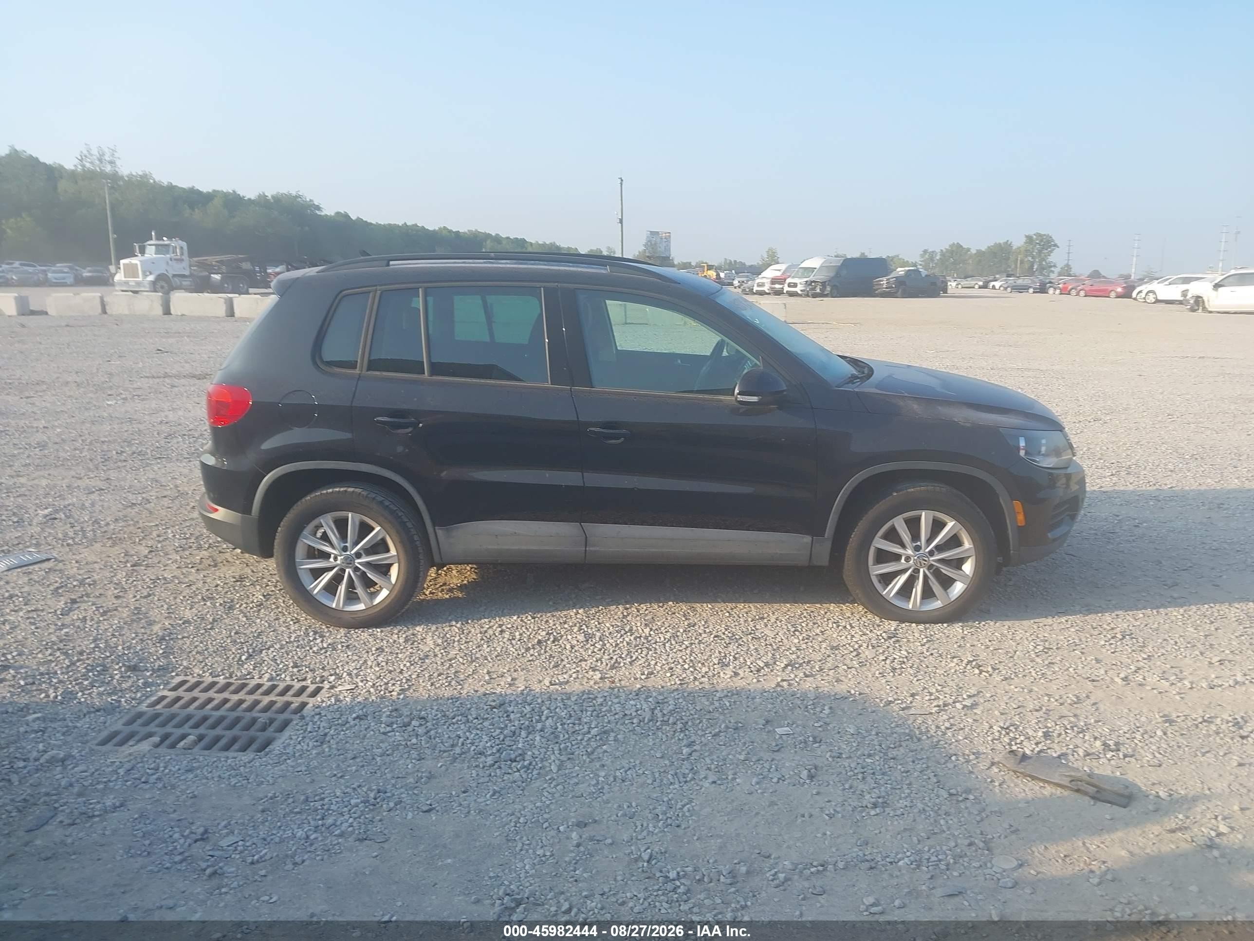 2015 Volkswagen Tiguan Se Black vin: WVGAV7AX4FW549082