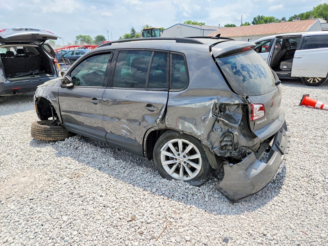 2015 Volkswagen Tiguan S Серый vin: WVGAV7AX4FW595947