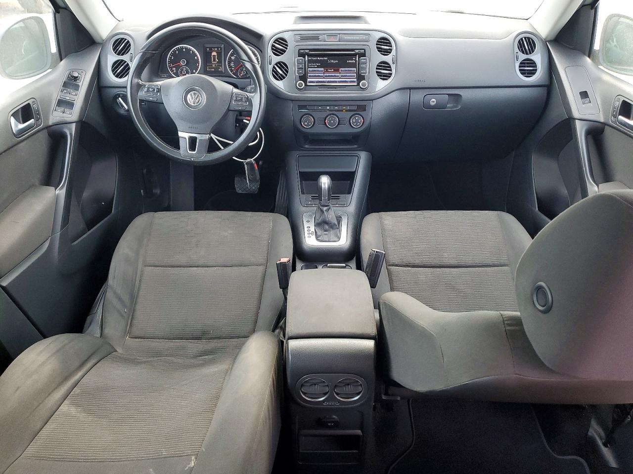 2015 Volkswagen Tiguan S Silver vin: WVGAV7AX4FW597598