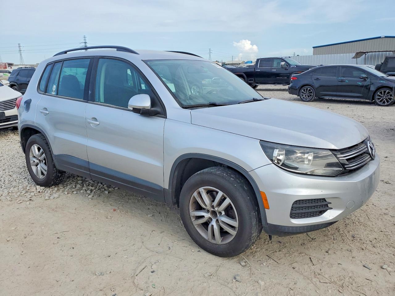 2015 Volkswagen Tiguan S Silver vin: WVGAV7AX4FW597598