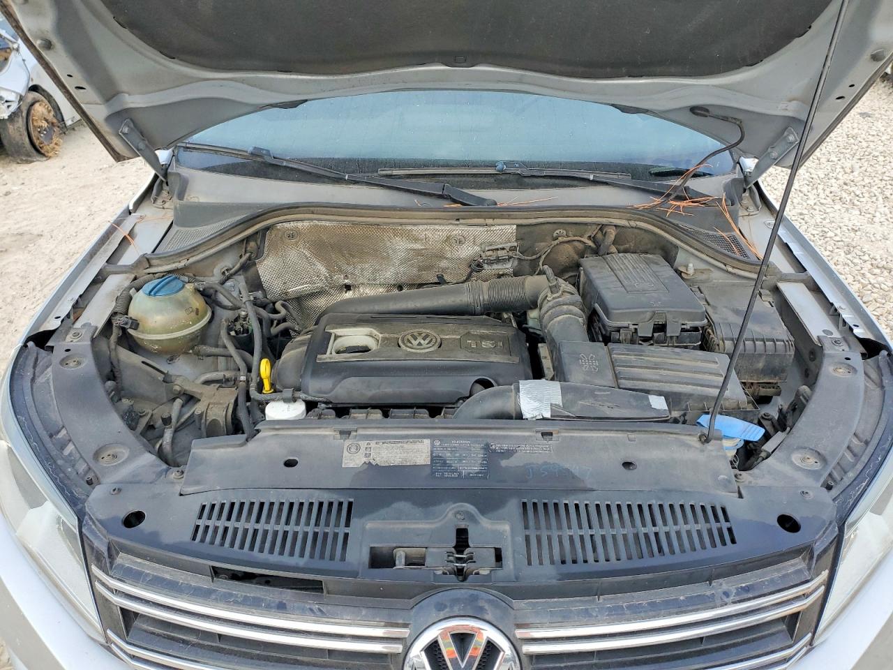 2015 Volkswagen Tiguan S Silver vin: WVGAV7AX4FW597598