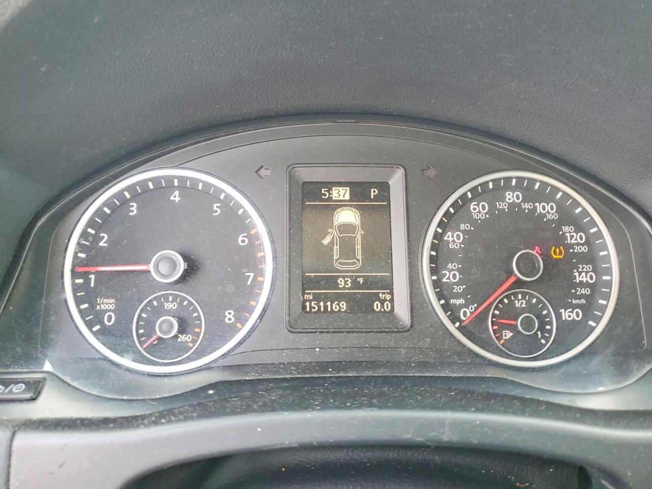 2015 Volkswagen Tiguan S Серебряный vin: WVGAV7AX4FW597598