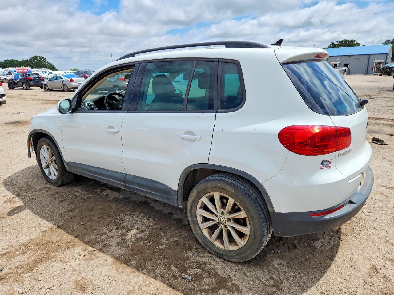 2015 Volkswagen Tiguan S White vin: WVGAV7AX4FW604176