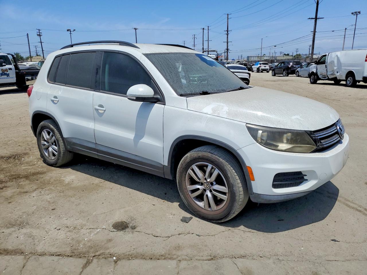 2015 Volkswagen Tiguan S White vin: WVGAV7AX4FW614495