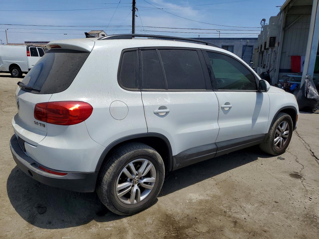 2015 Volkswagen Tiguan S White vin: WVGAV7AX4FW614495