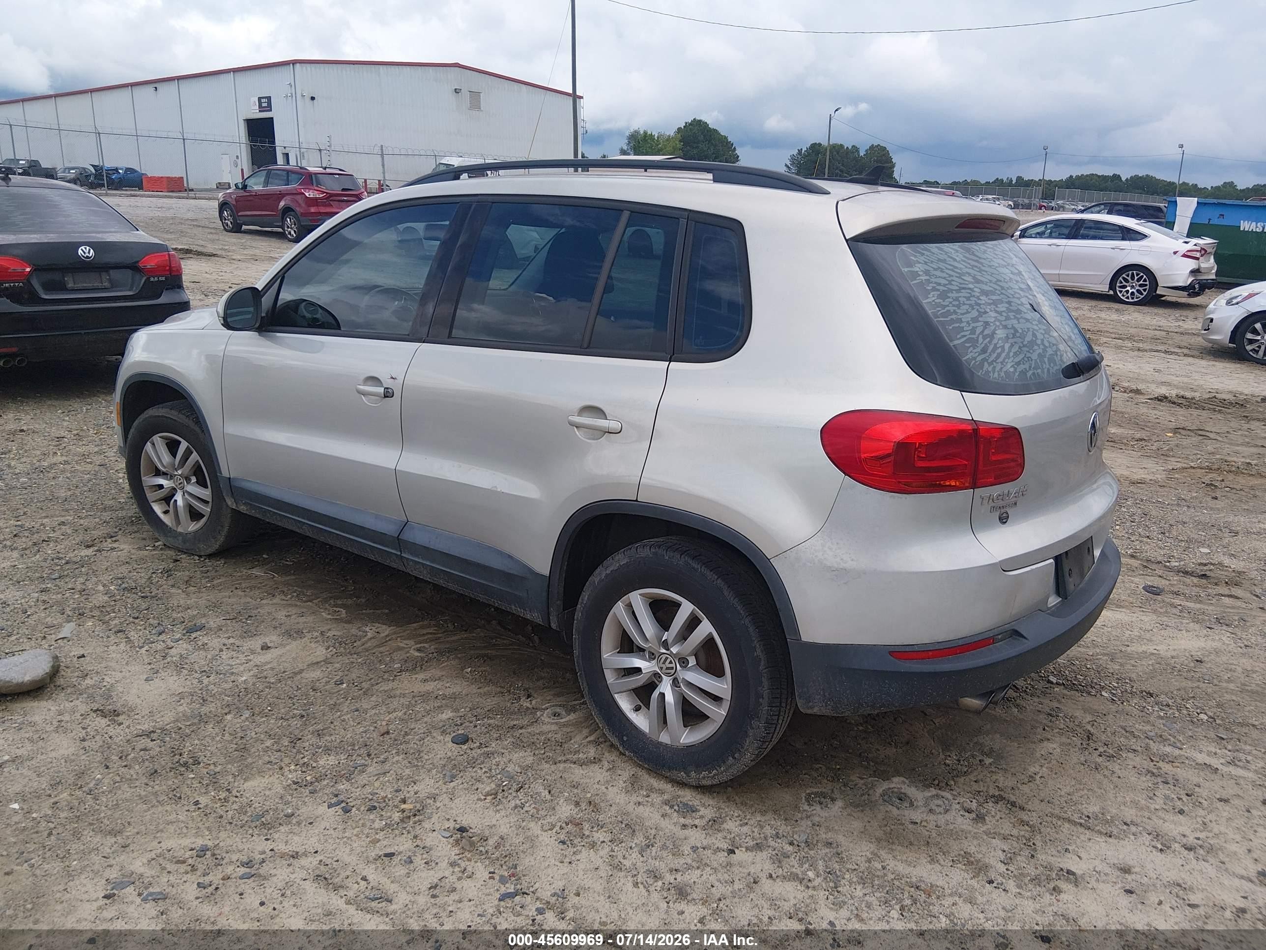 2015 Volkswagen Tiguan S Silver vin: WVGAV7AX4FW615923