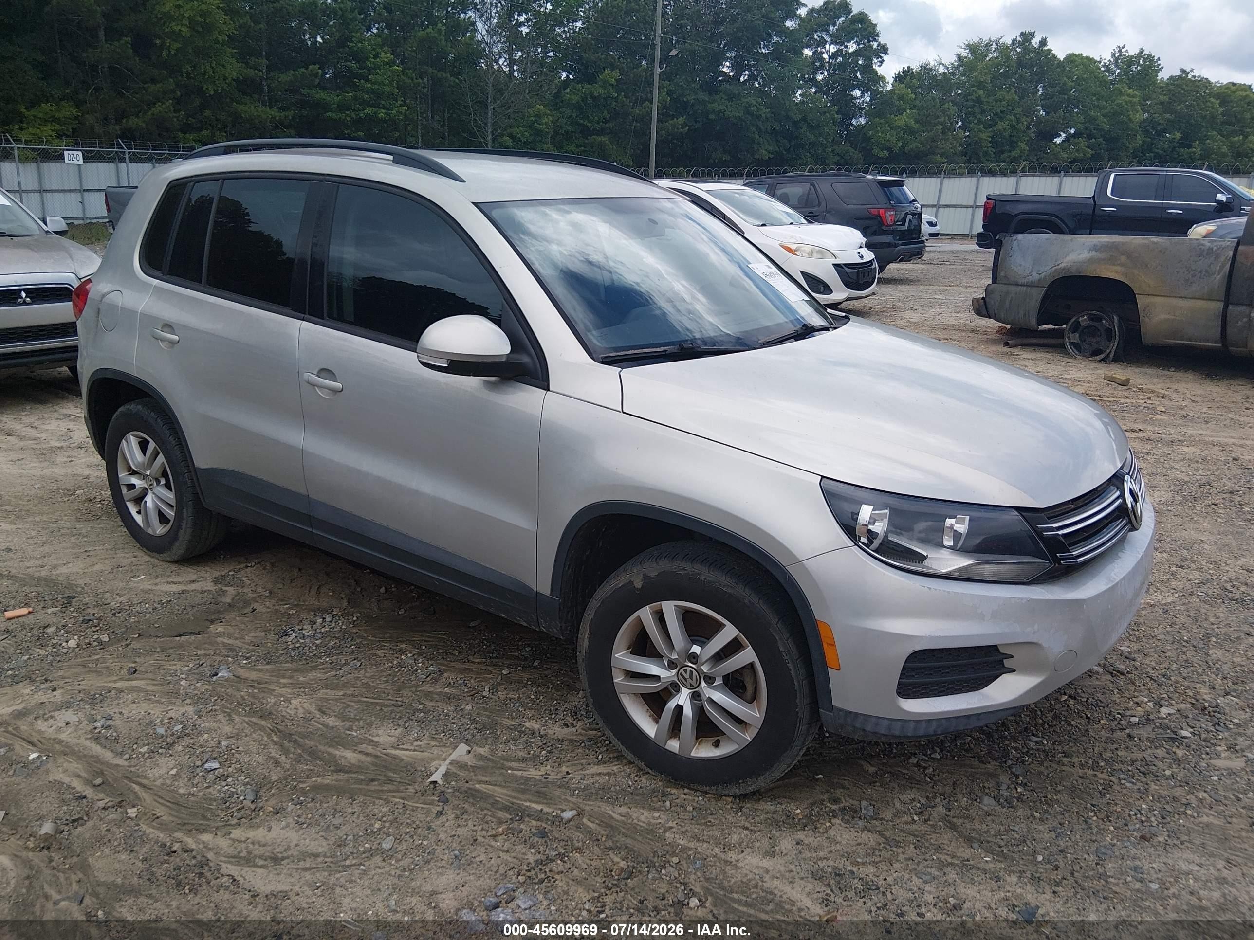 2015 Volkswagen Tiguan S Silver vin: WVGAV7AX4FW615923