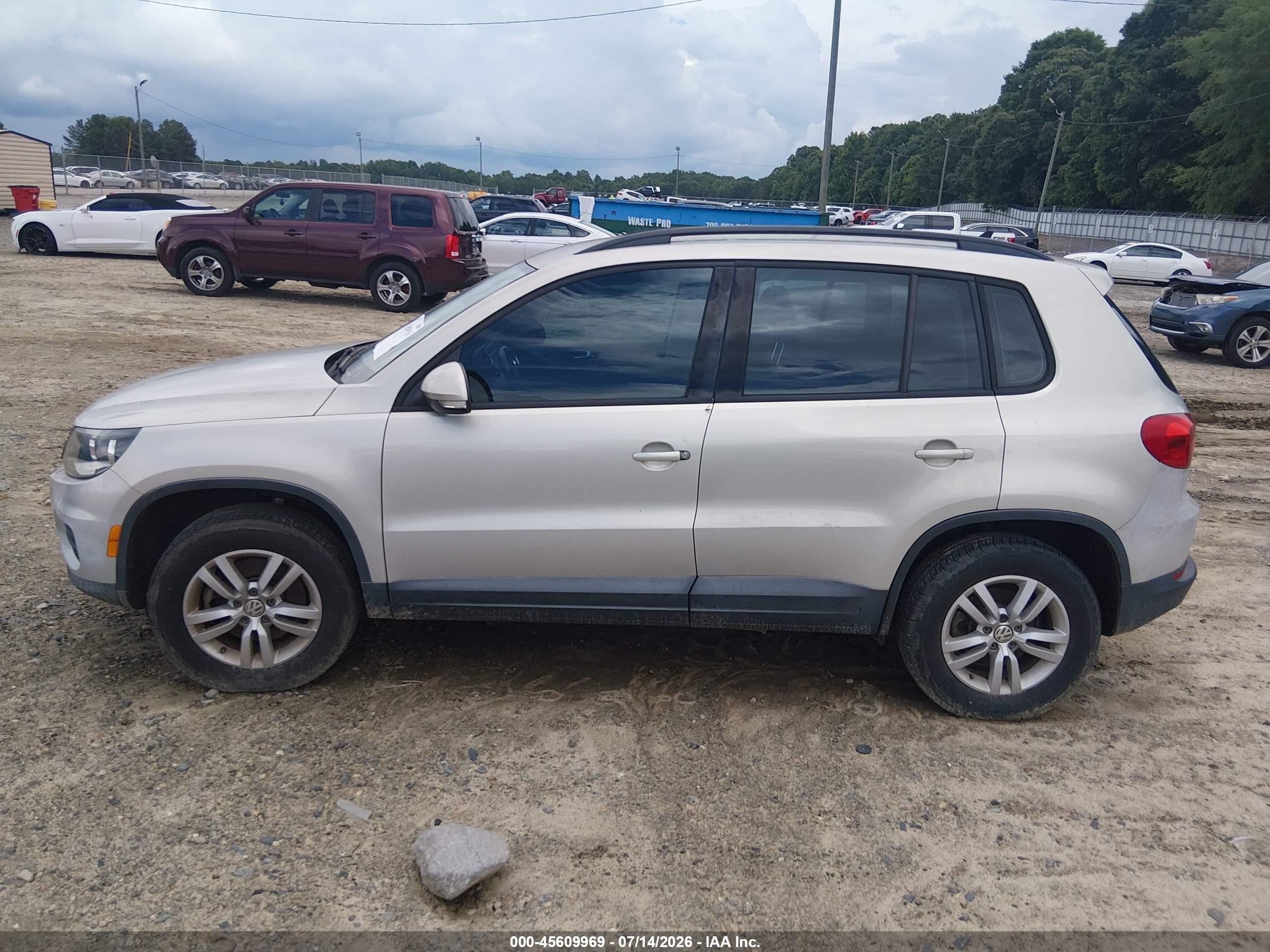 2015 Volkswagen Tiguan S Silver vin: WVGAV7AX4FW615923