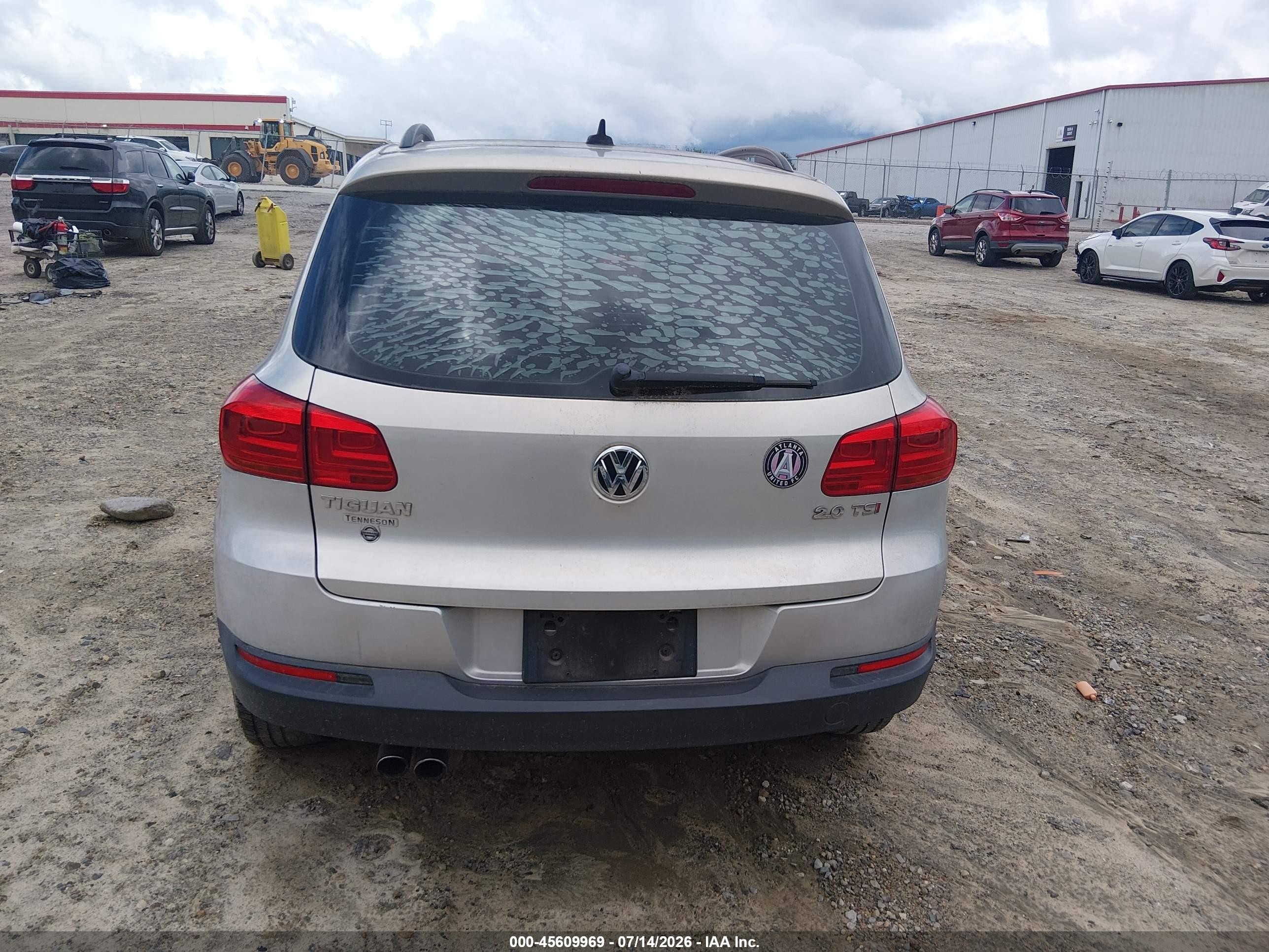 2015 Volkswagen Tiguan S Silver vin: WVGAV7AX4FW615923