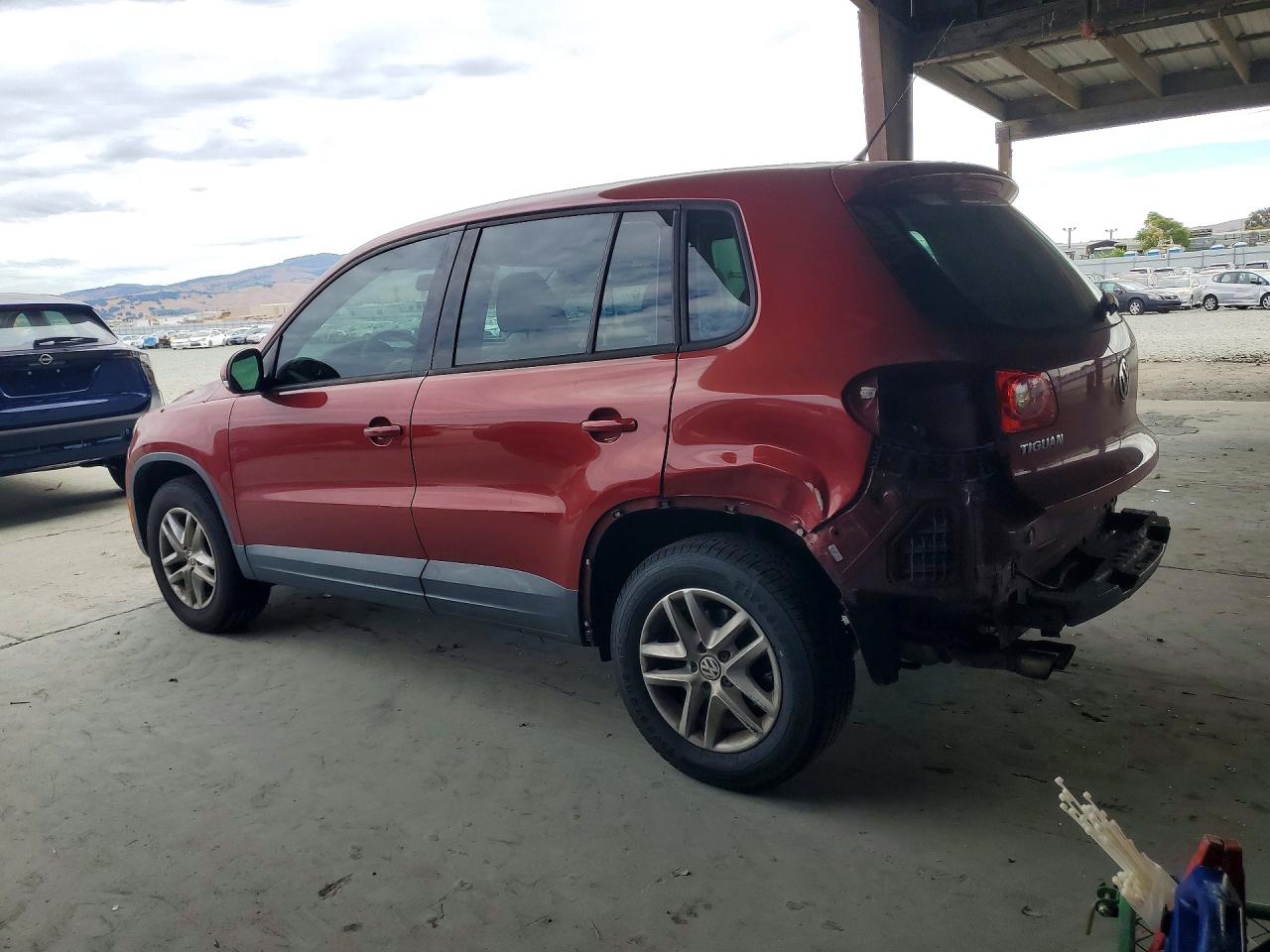 2011 Volkswagen Tiguan S Red vin: WVGAV7AX5BW000436