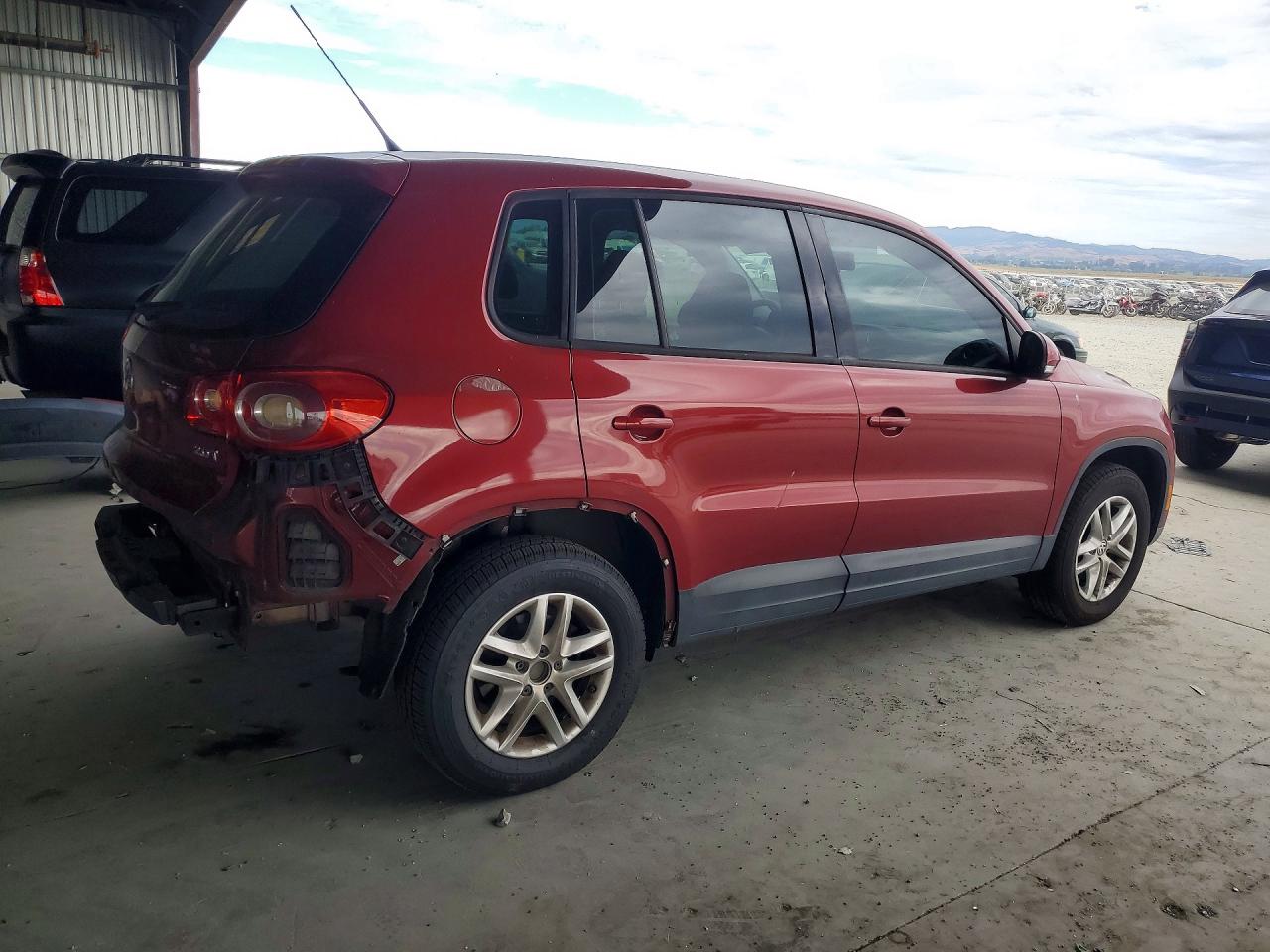 2011 Volkswagen Tiguan S Red vin: WVGAV7AX5BW000436