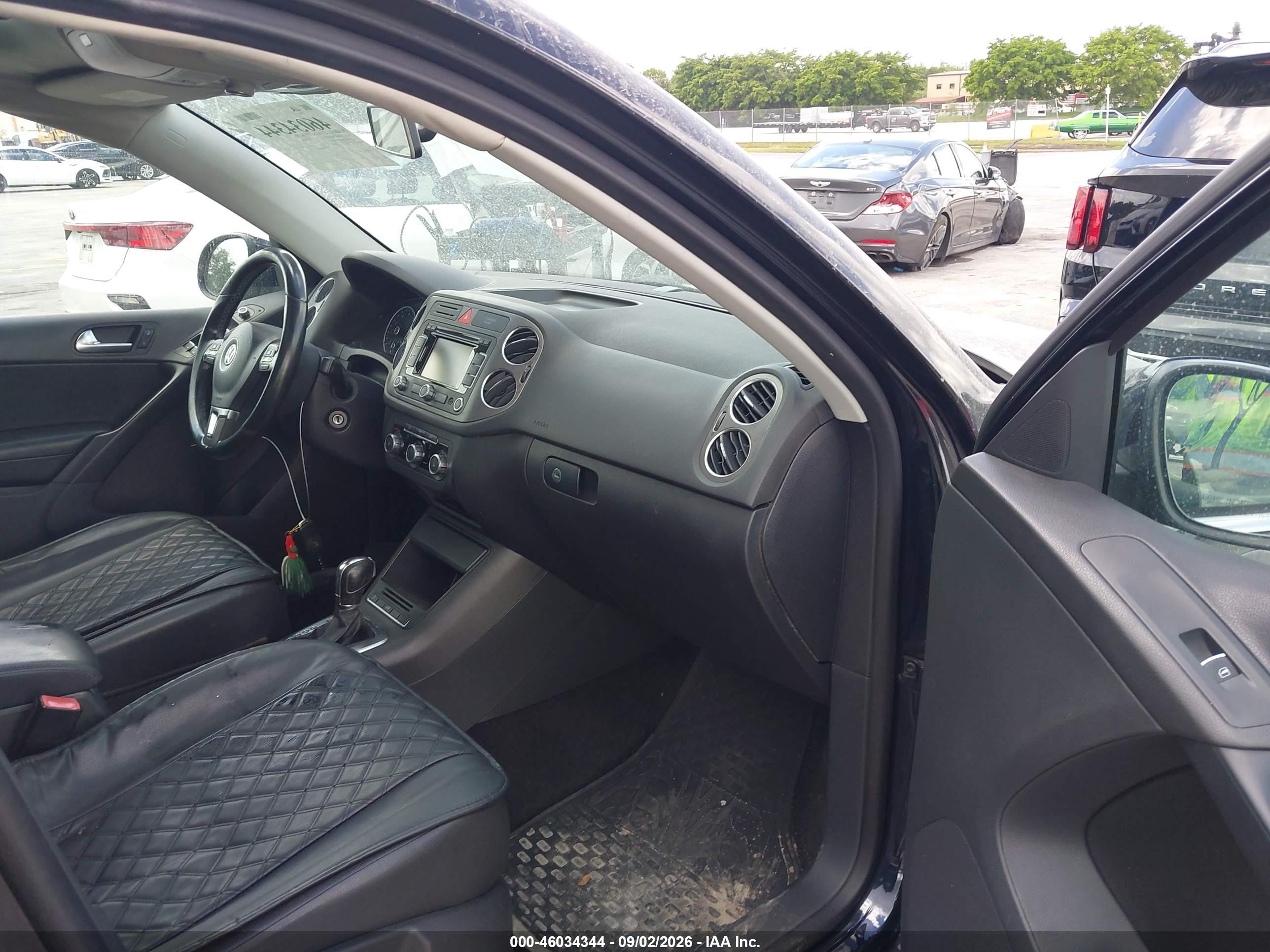 2011 Volkswagen Tiguan Se Black vin: WVGAV7AX5BW503187