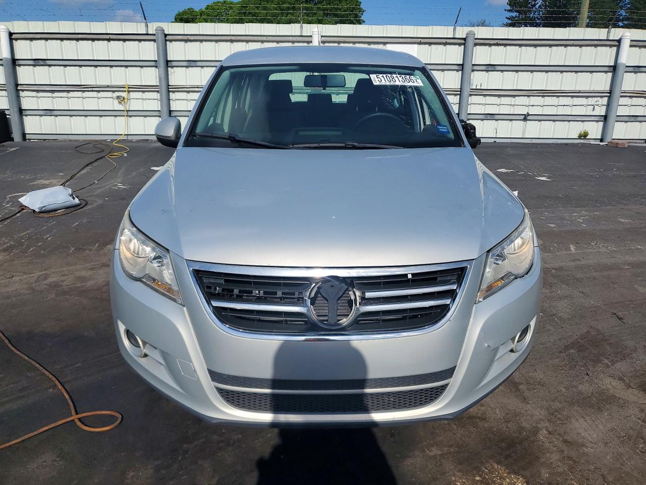 2011 Volkswagen Tiguan S Gray vin: WVGAV7AX5BW527196