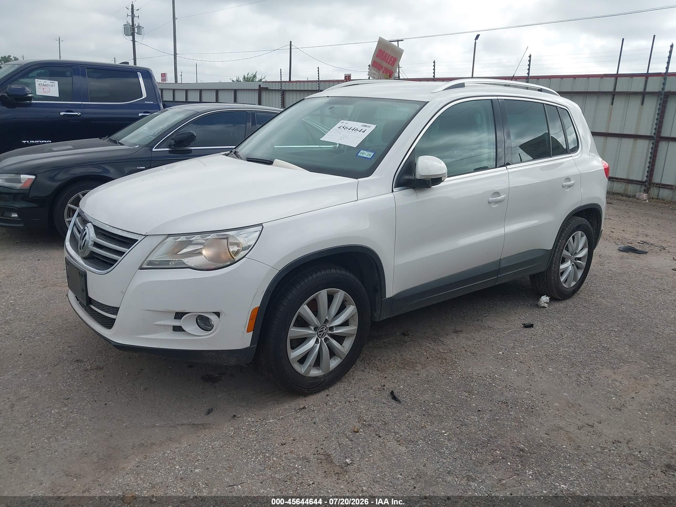 2011 Volkswagen Tiguan Se White vin: WVGAV7AX5BW536402
