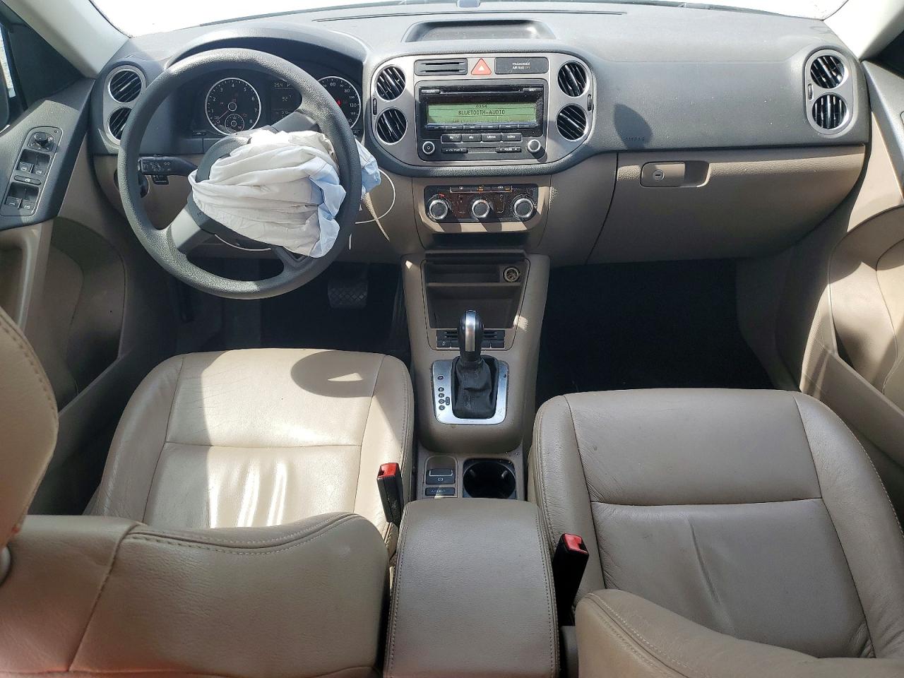2011 Volkswagen Tiguan S Серебряный vin: WVGAV7AX5BW548727