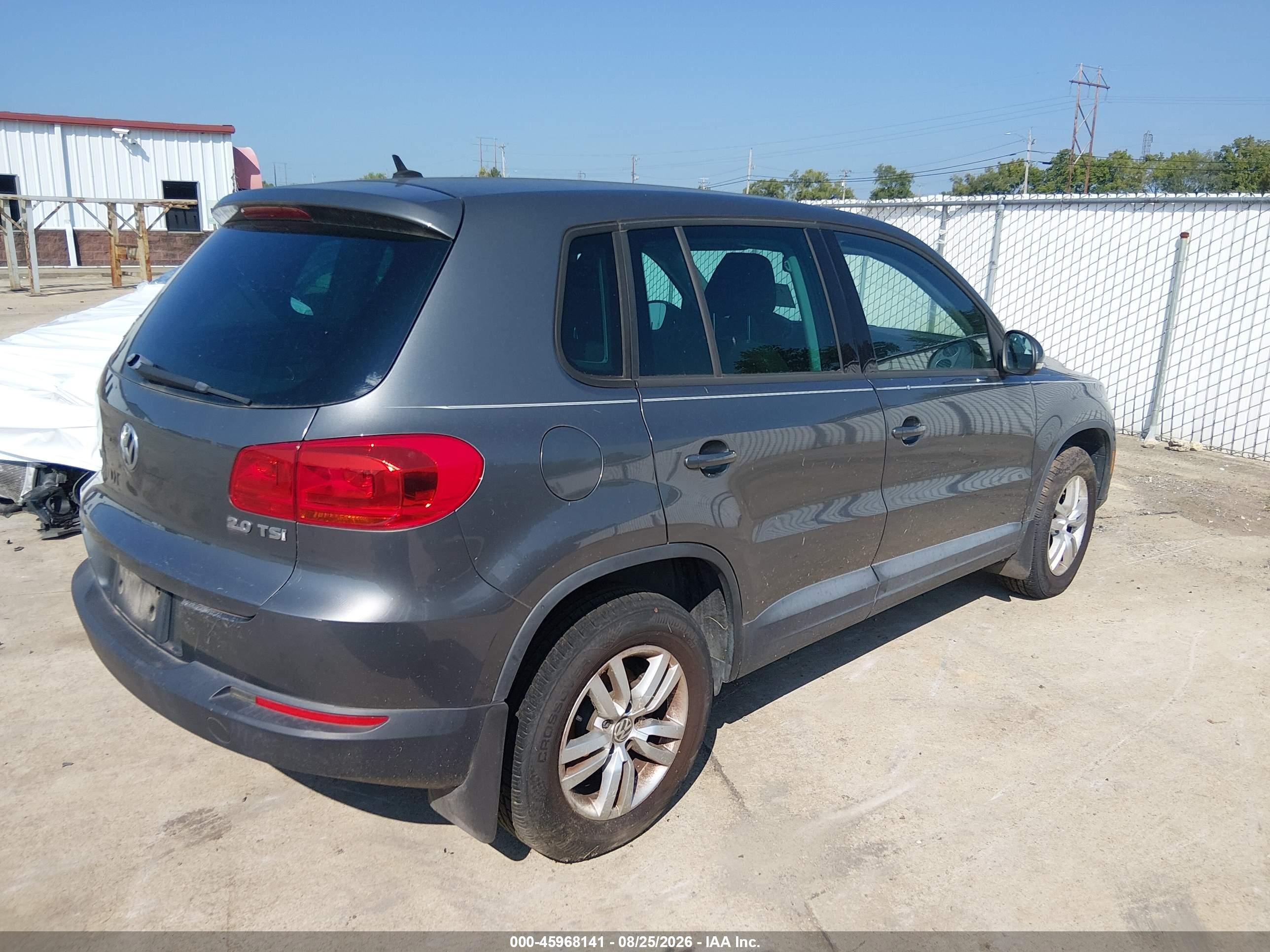 2012 Volkswagen Tiguan Le Gray vin: WVGAV7AX5CW004939