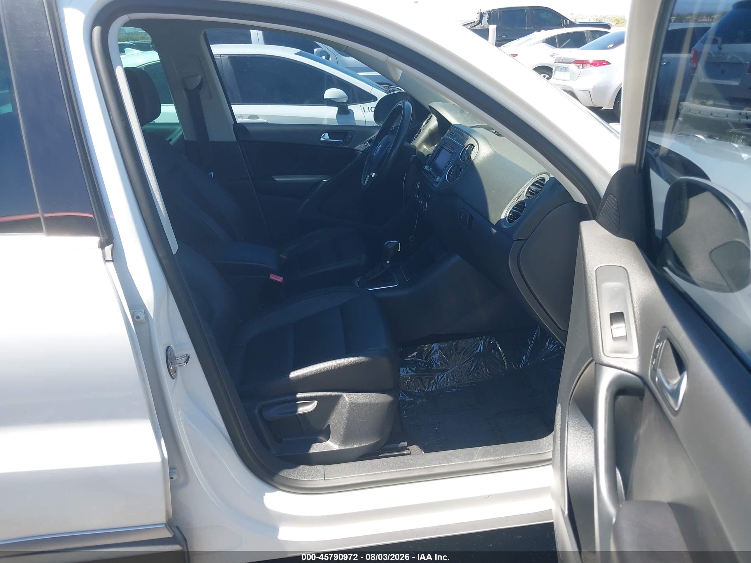 2012 Volkswagen Tiguan Se Белый vin: WVGAV7AX5CW518371