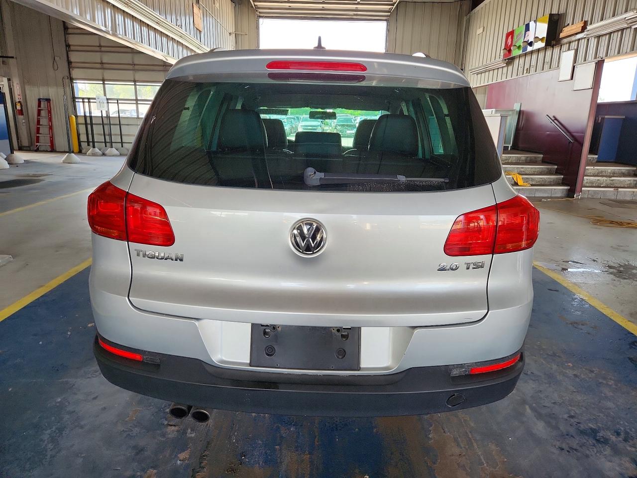 2012 Volkswagen Tiguan S/se/sel Silver vin: WVGAV7AX5CW527068