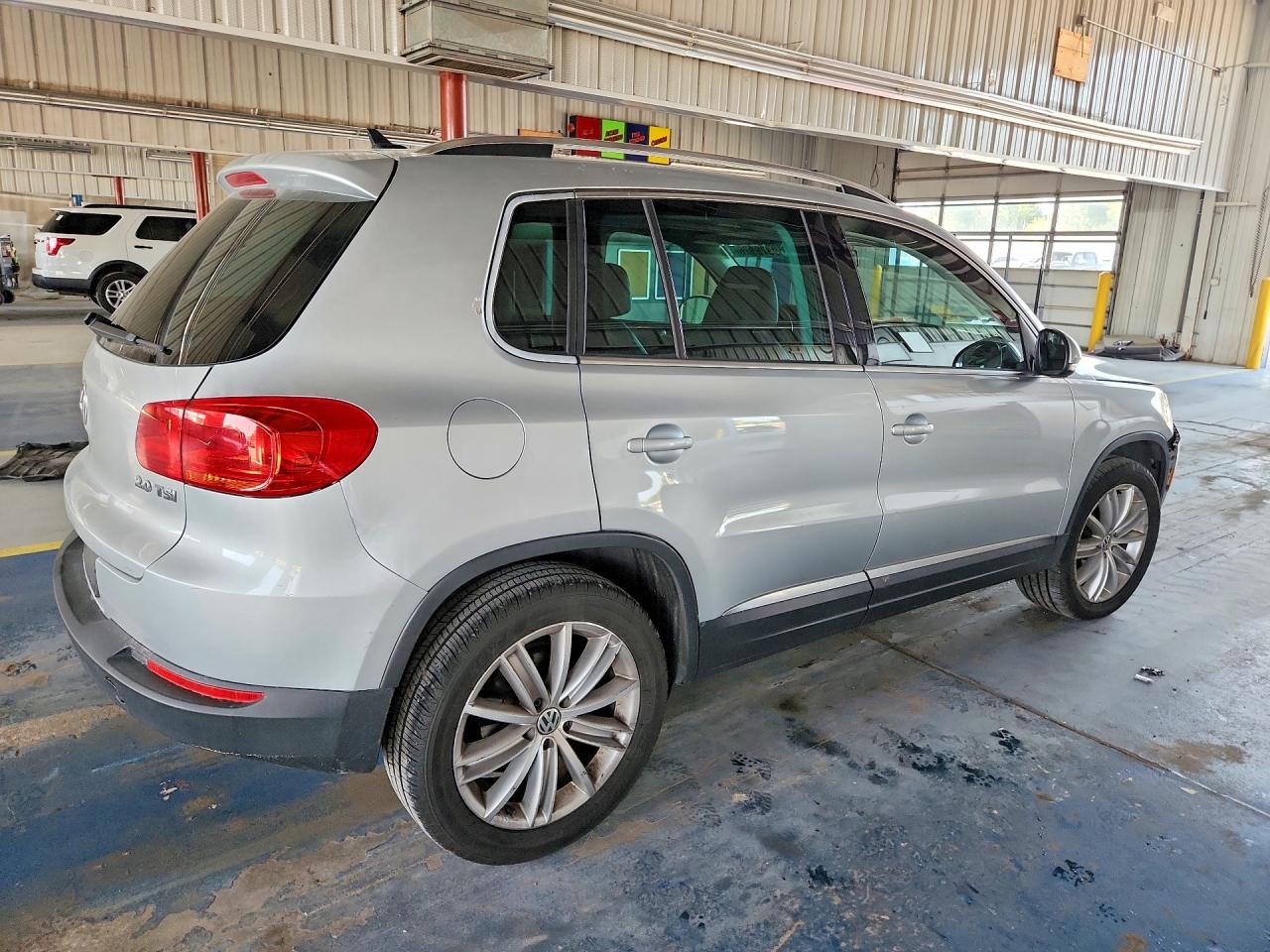 2012 Volkswagen Tiguan S/se/sel Silver vin: WVGAV7AX5CW527068