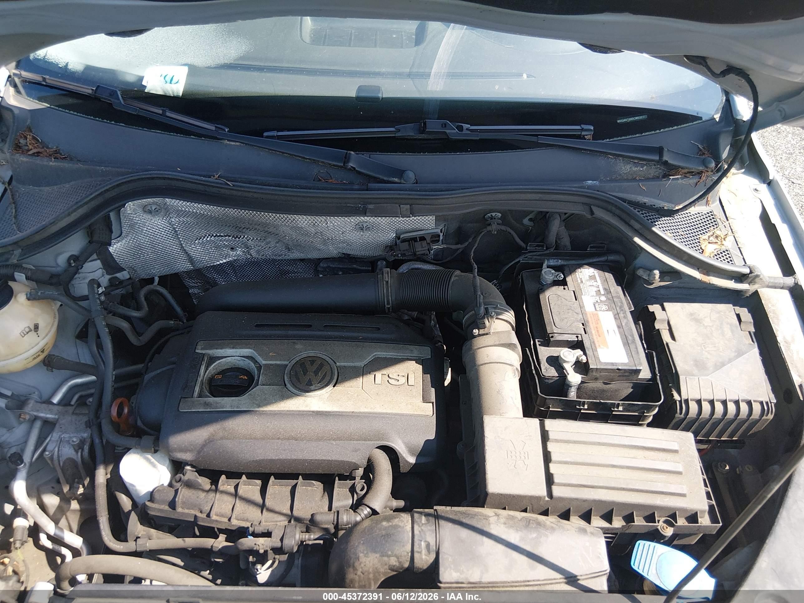 2012 Volkswagen Tiguan S Серебряный vin: WVGAV7AX5CW532772