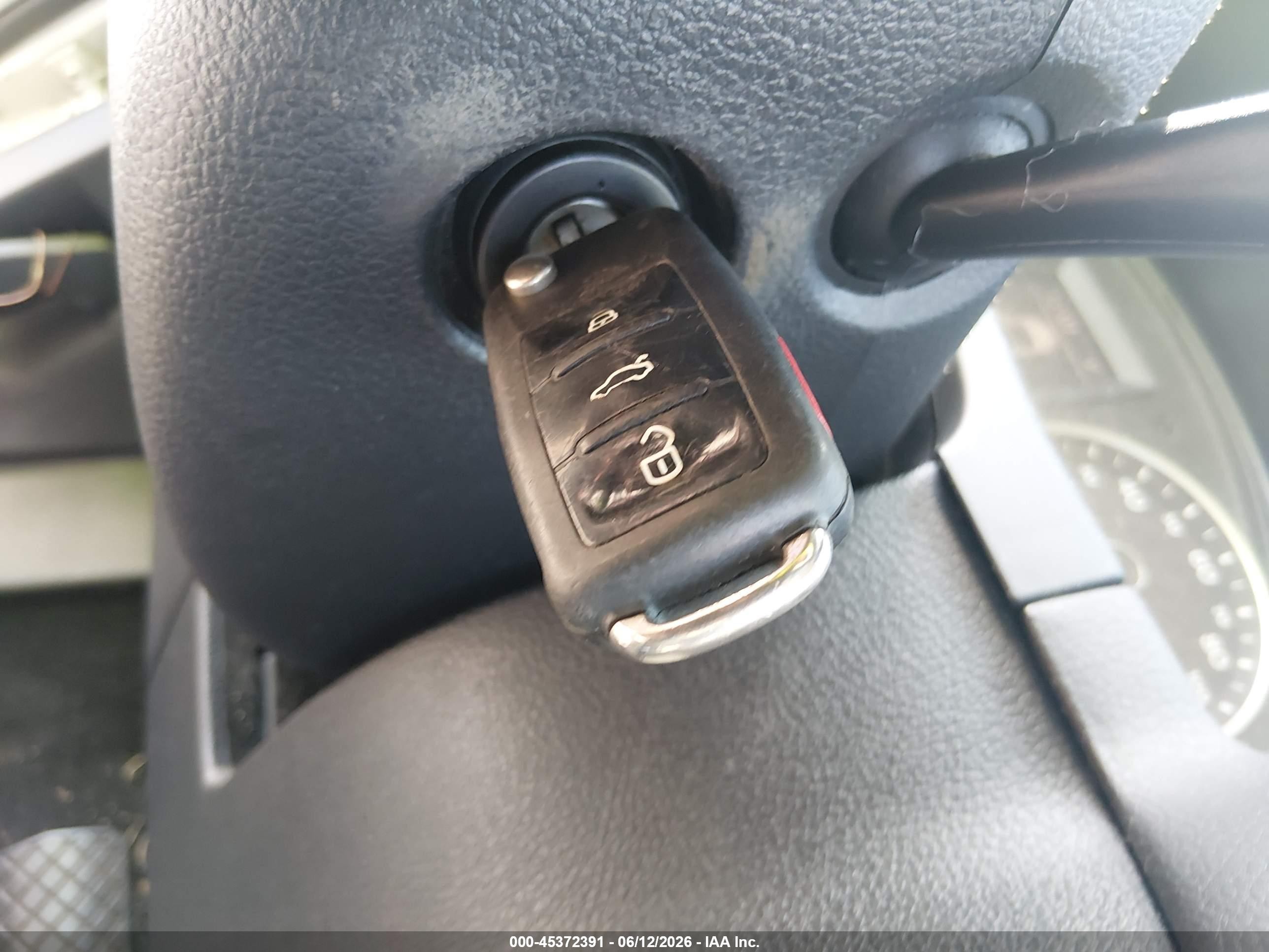 2012 Volkswagen Tiguan S Серебряный vin: WVGAV7AX5CW532772