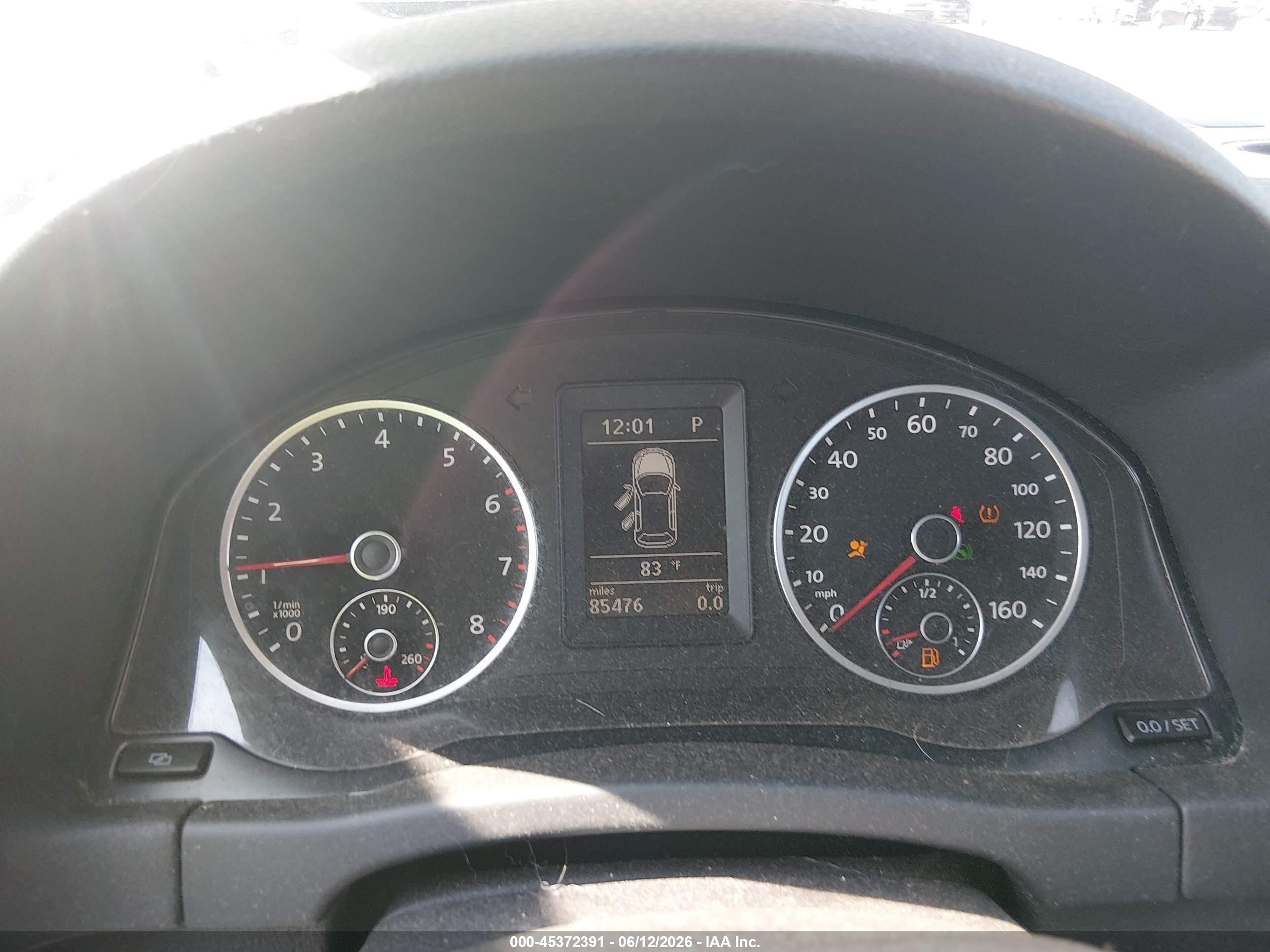 2012 Volkswagen Tiguan S Серебряный vin: WVGAV7AX5CW532772