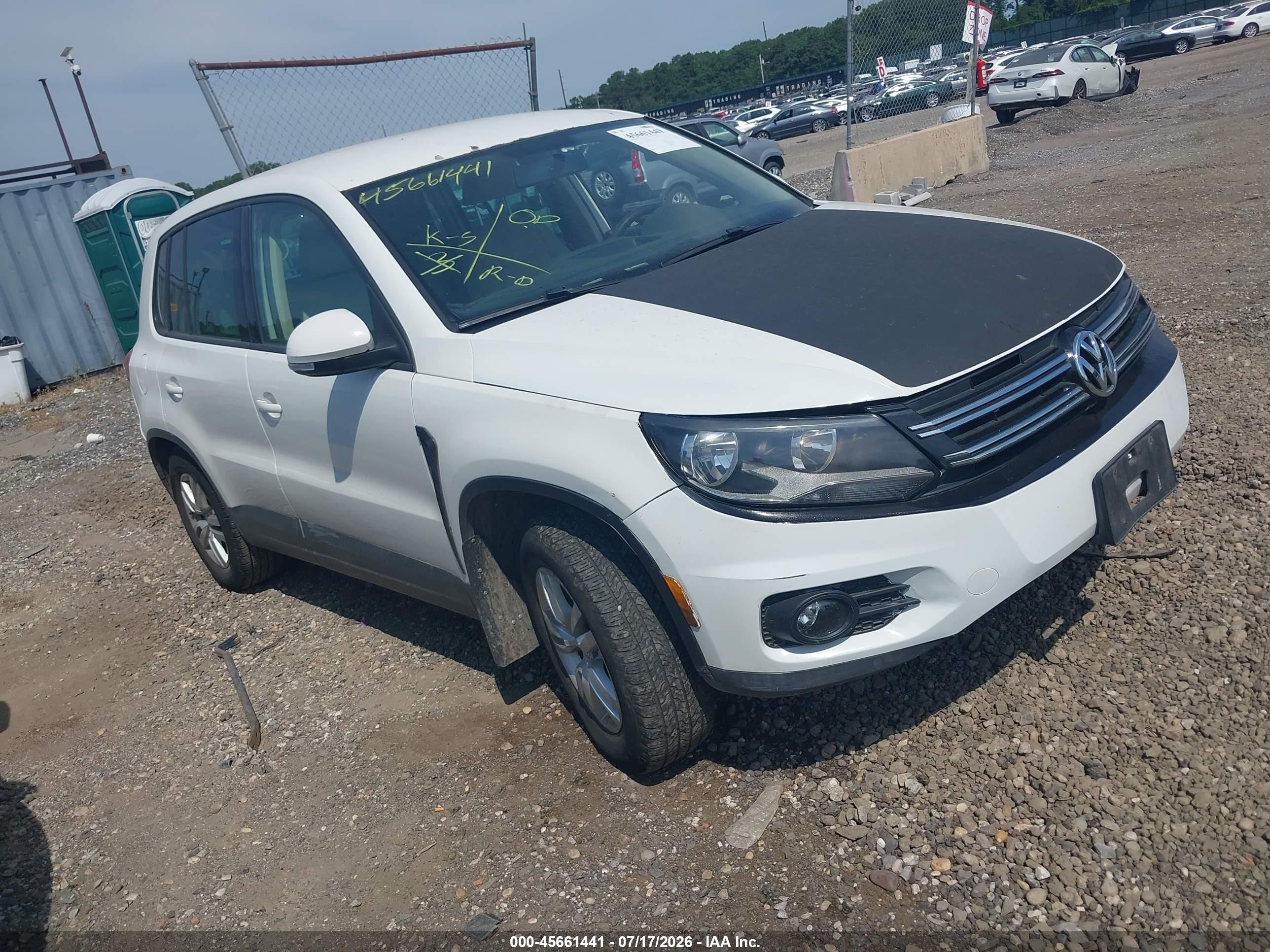 WVGAV7AX5CW588209