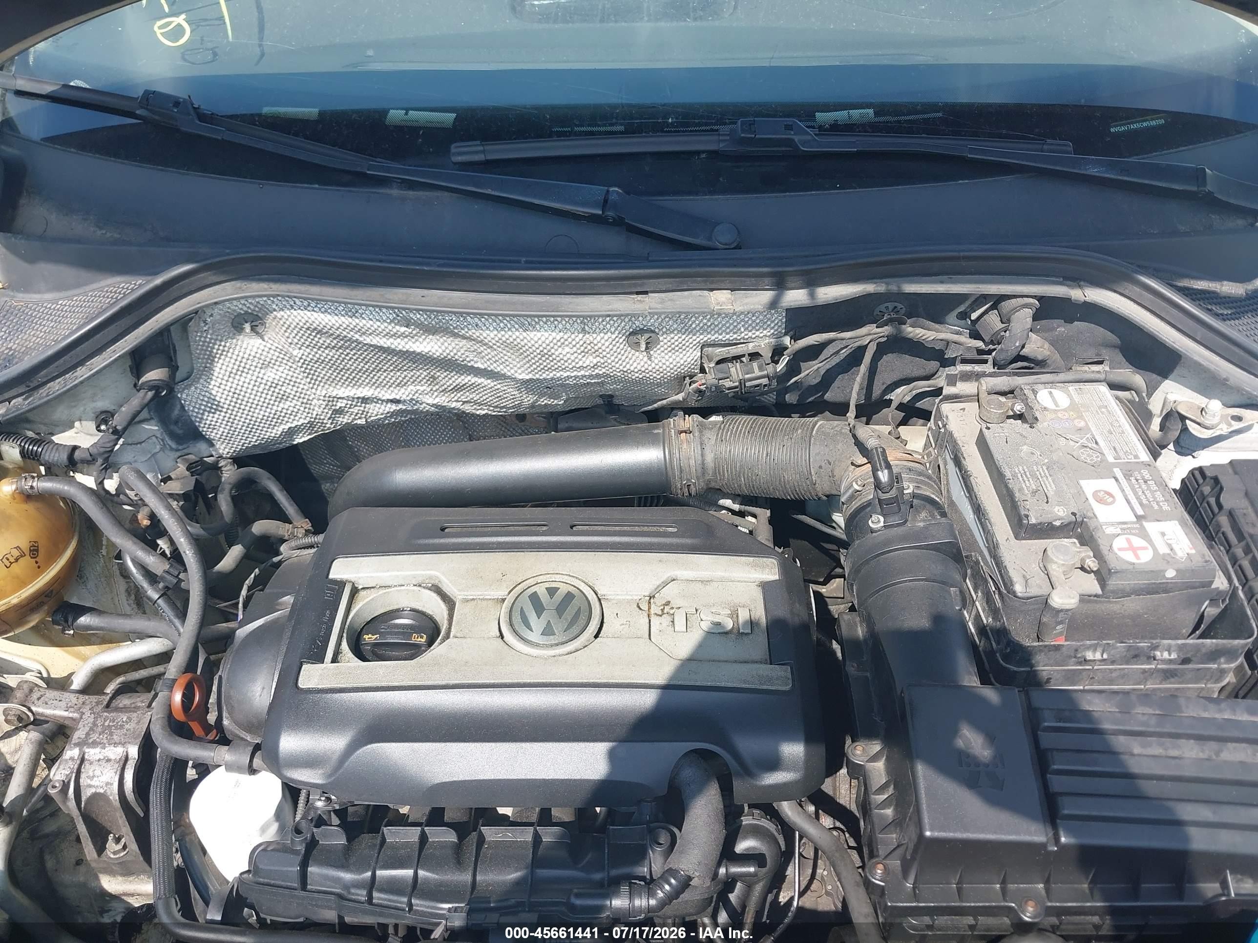 2012 Volkswagen Tiguan Le White vin: WVGAV7AX5CW588209