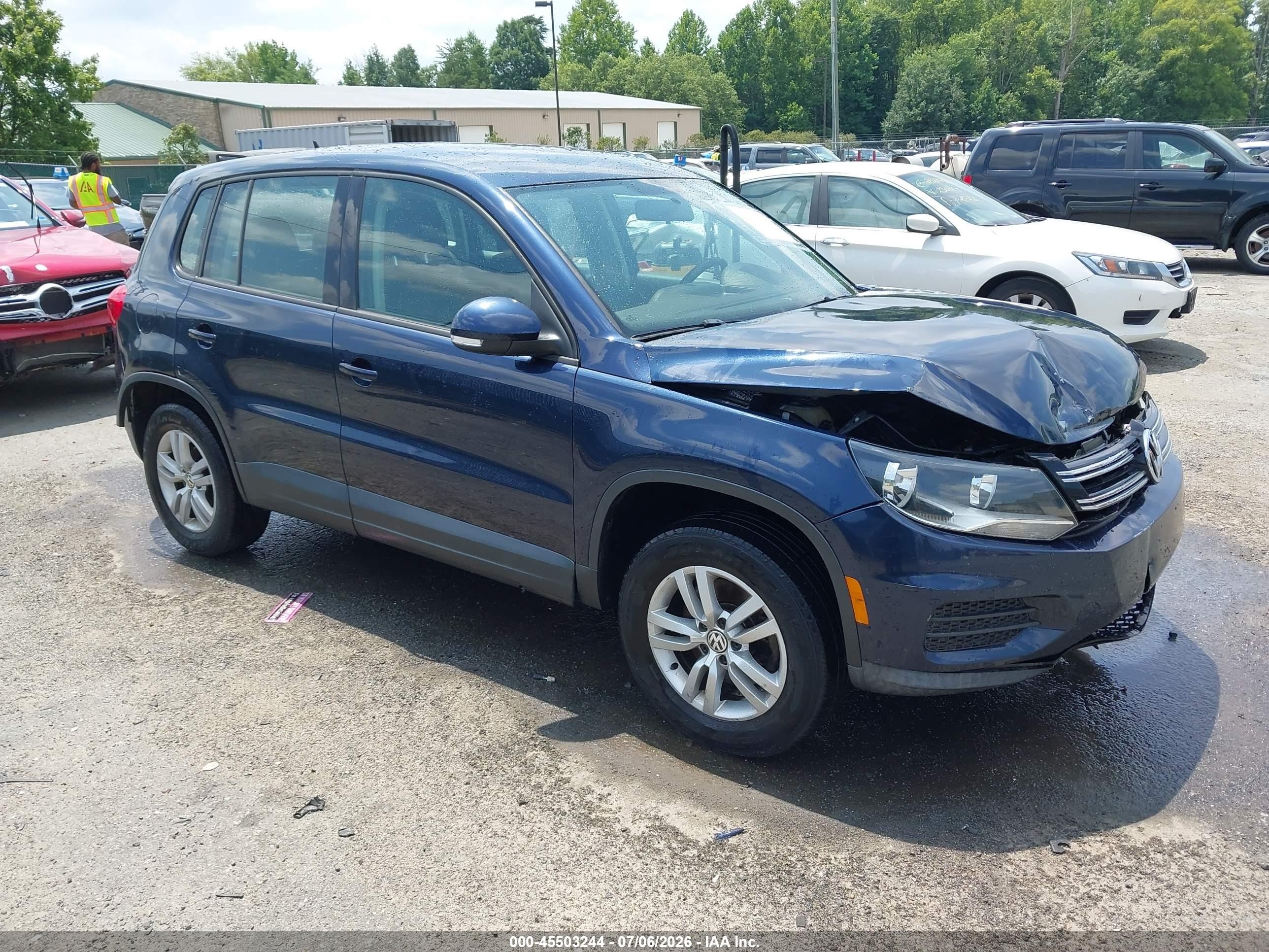 2013 Volkswagen Tiguan S Navy vin: WVGAV7AX5DW511390