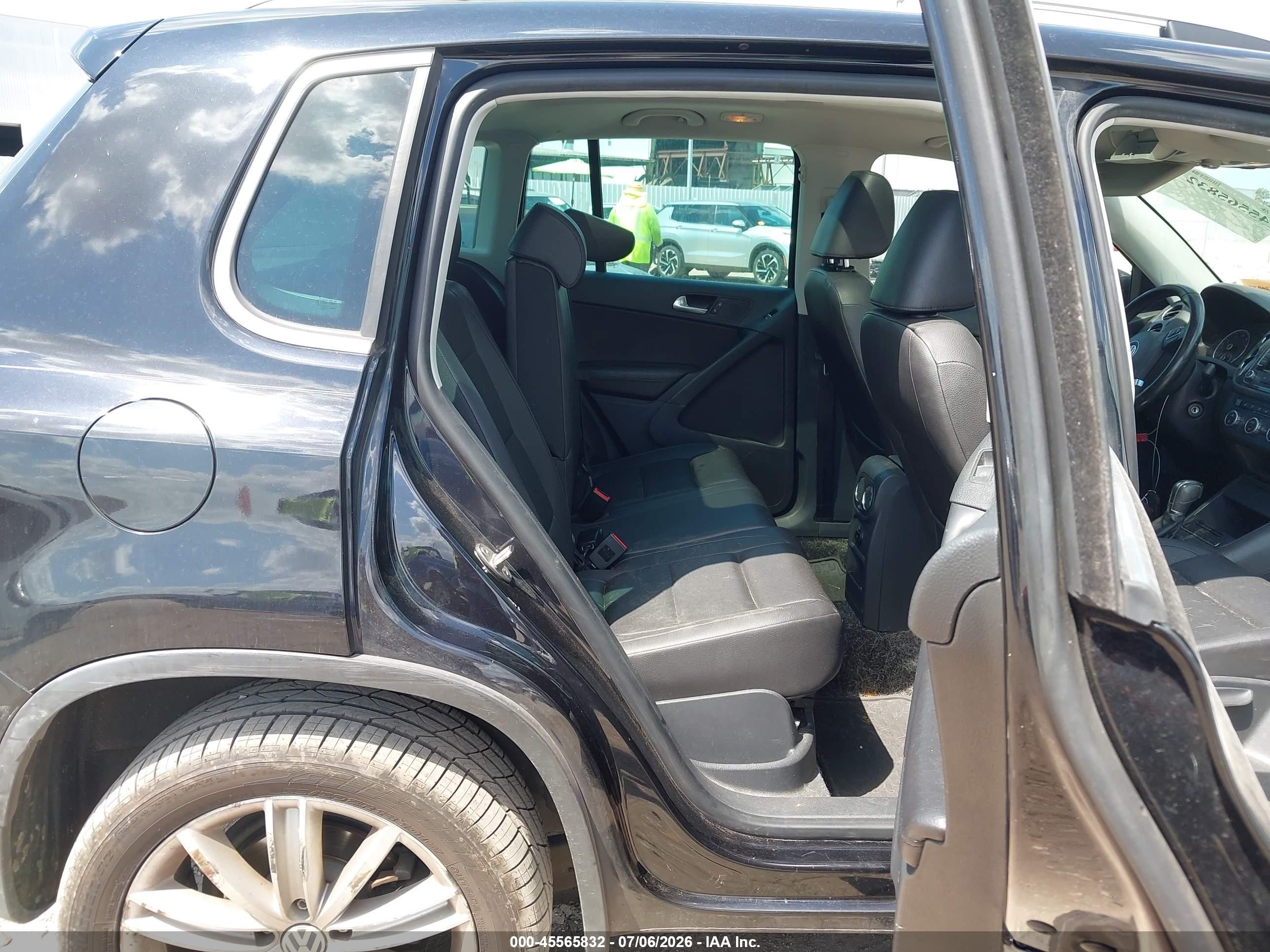 2013 Volkswagen Tiguan Se Black vin: WVGAV7AX5DW523345