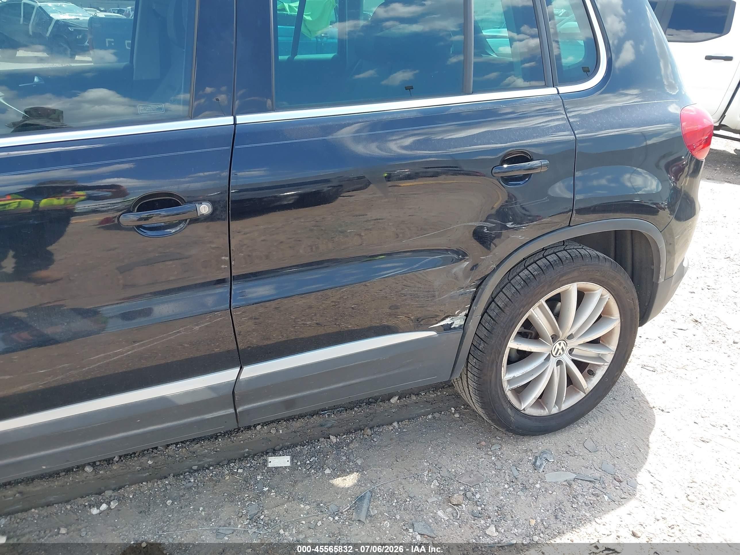 2013 Volkswagen Tiguan Se Black vin: WVGAV7AX5DW523345
