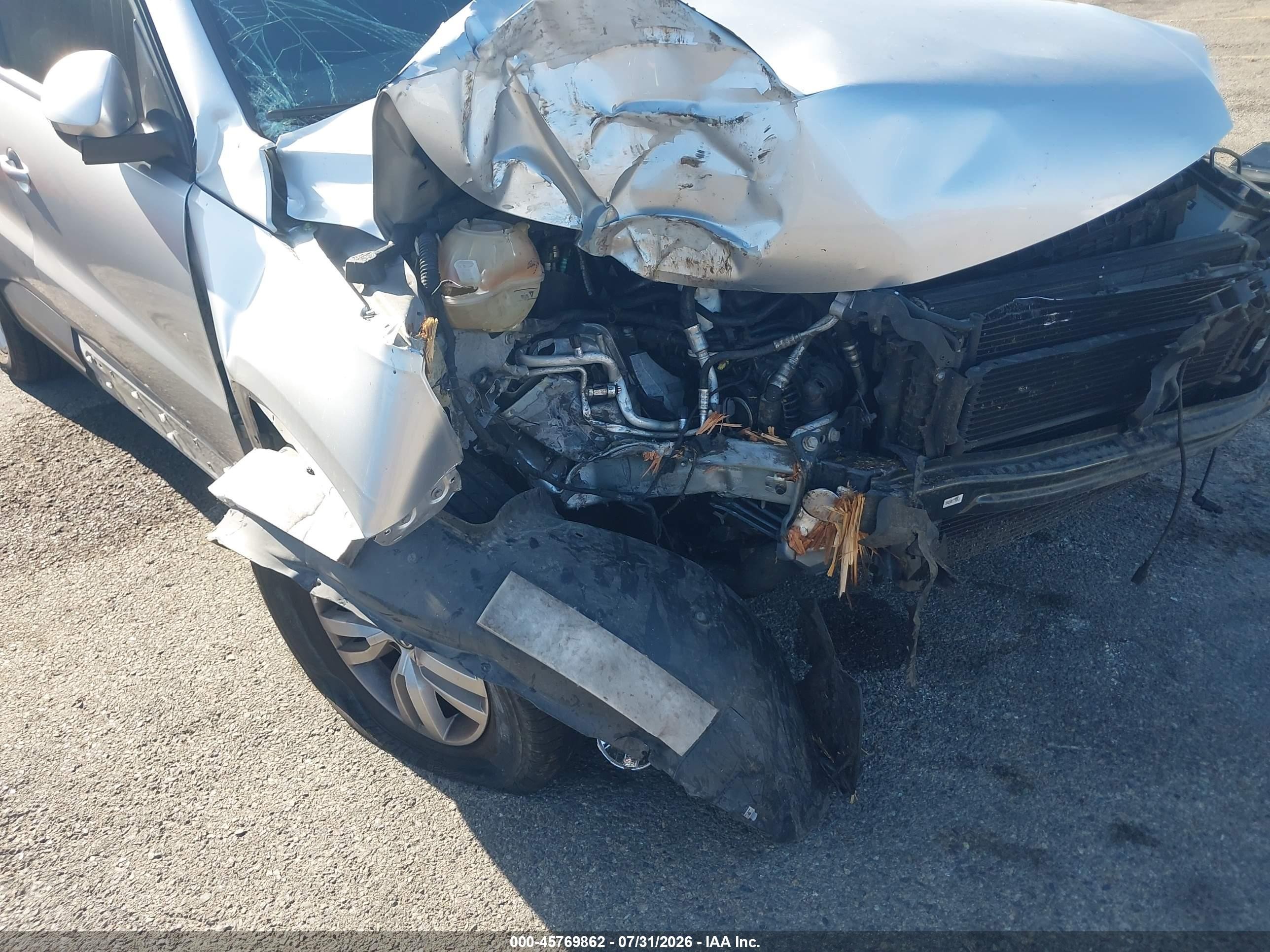 2013 Volkswagen Tiguan S Серебряный vin: WVGAV7AX5DW540517