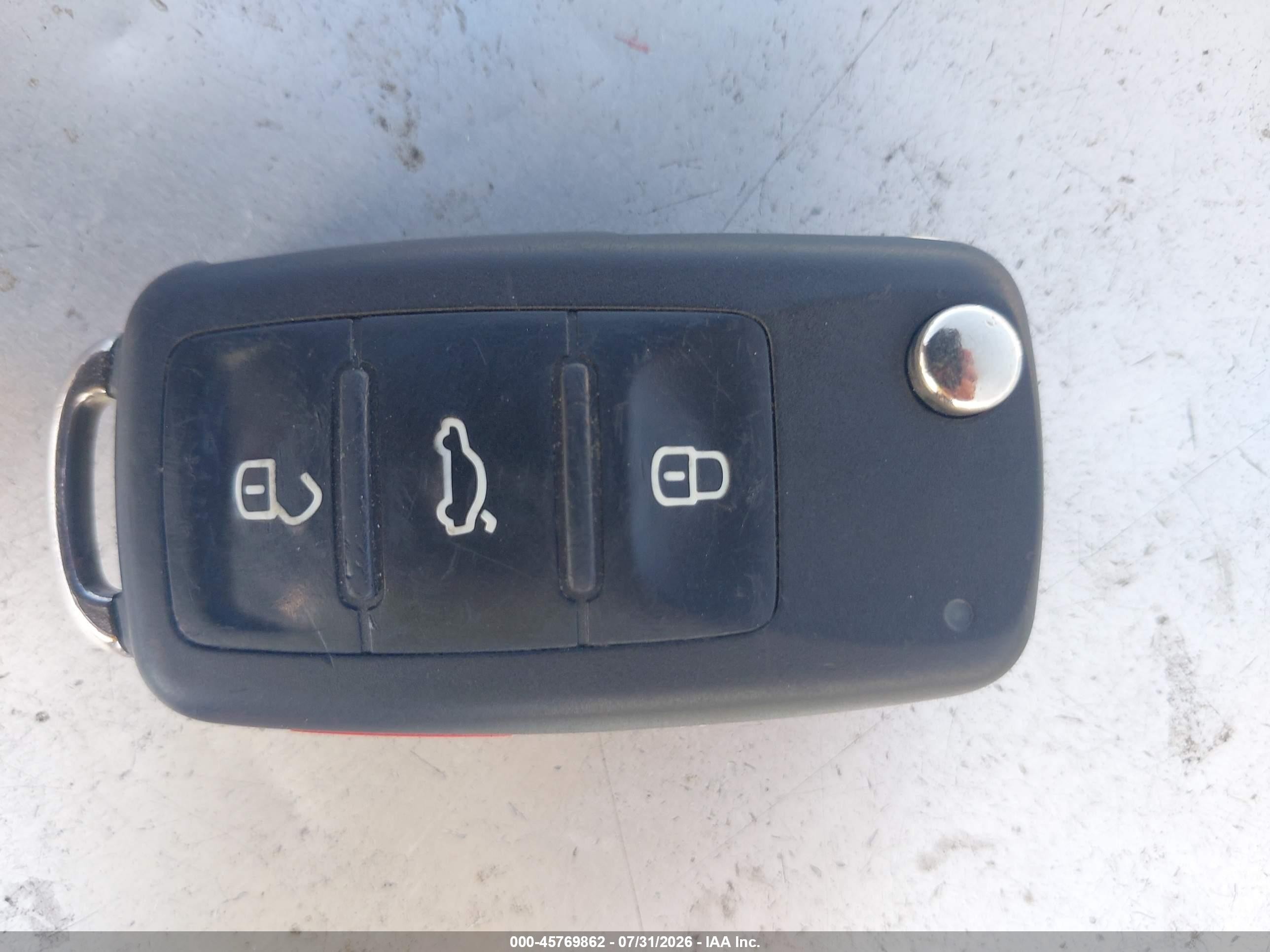 2013 Volkswagen Tiguan S Серебряный vin: WVGAV7AX5DW540517