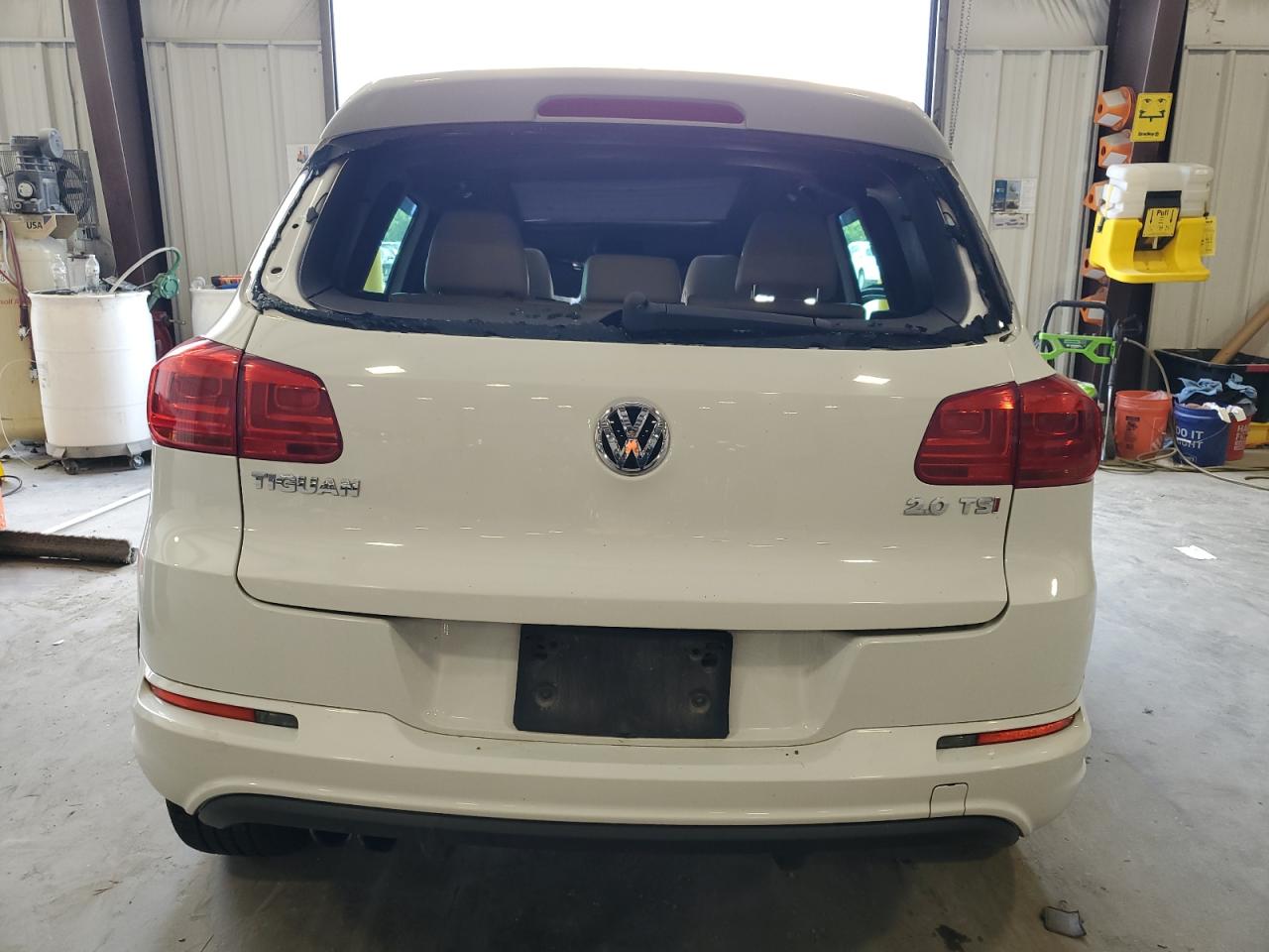 2015 Volkswagen Tiguan S White vin: WVGAV7AX5FW015900