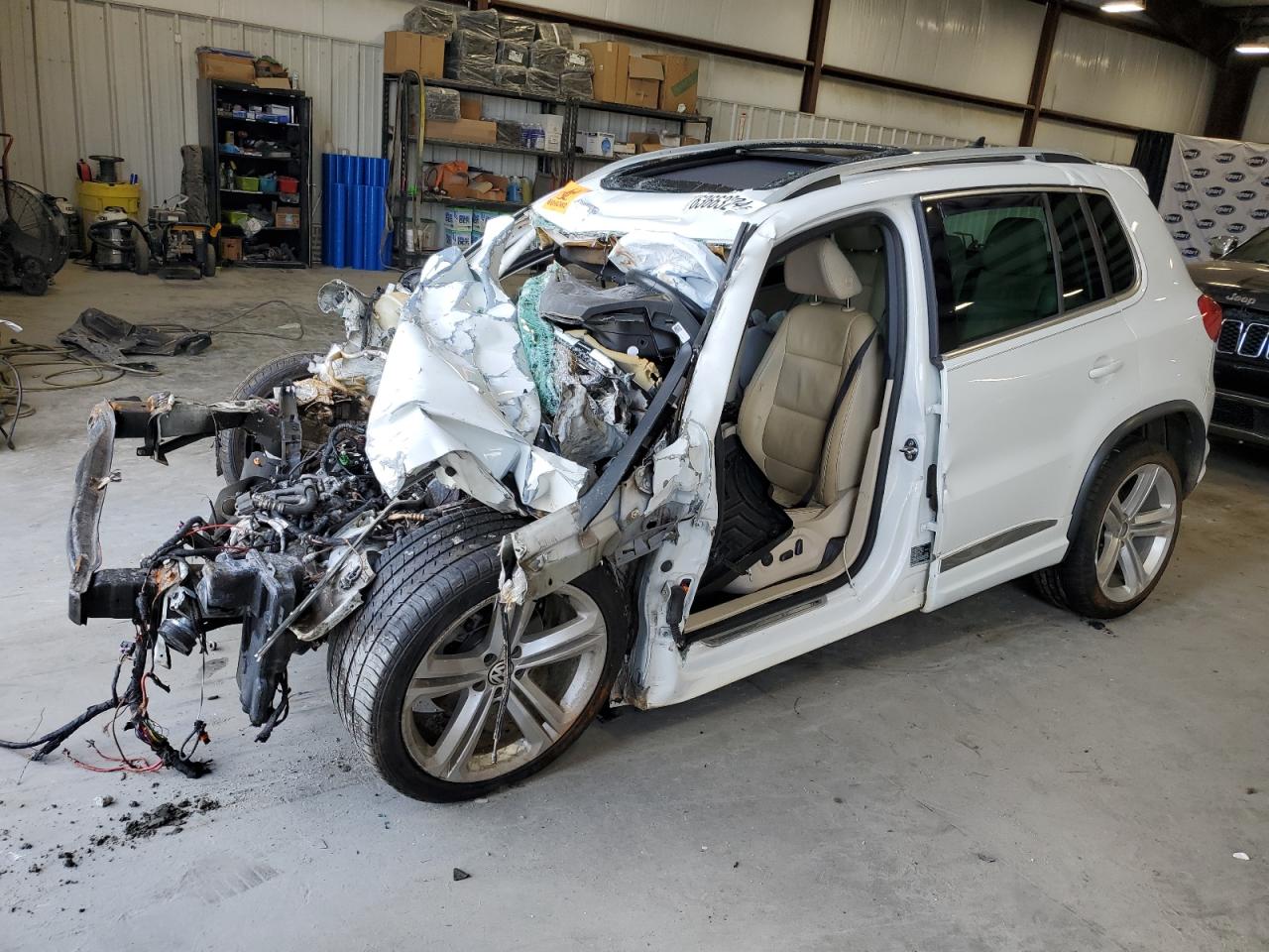 2015 Volkswagen Tiguan S White vin: WVGAV7AX5FW015900