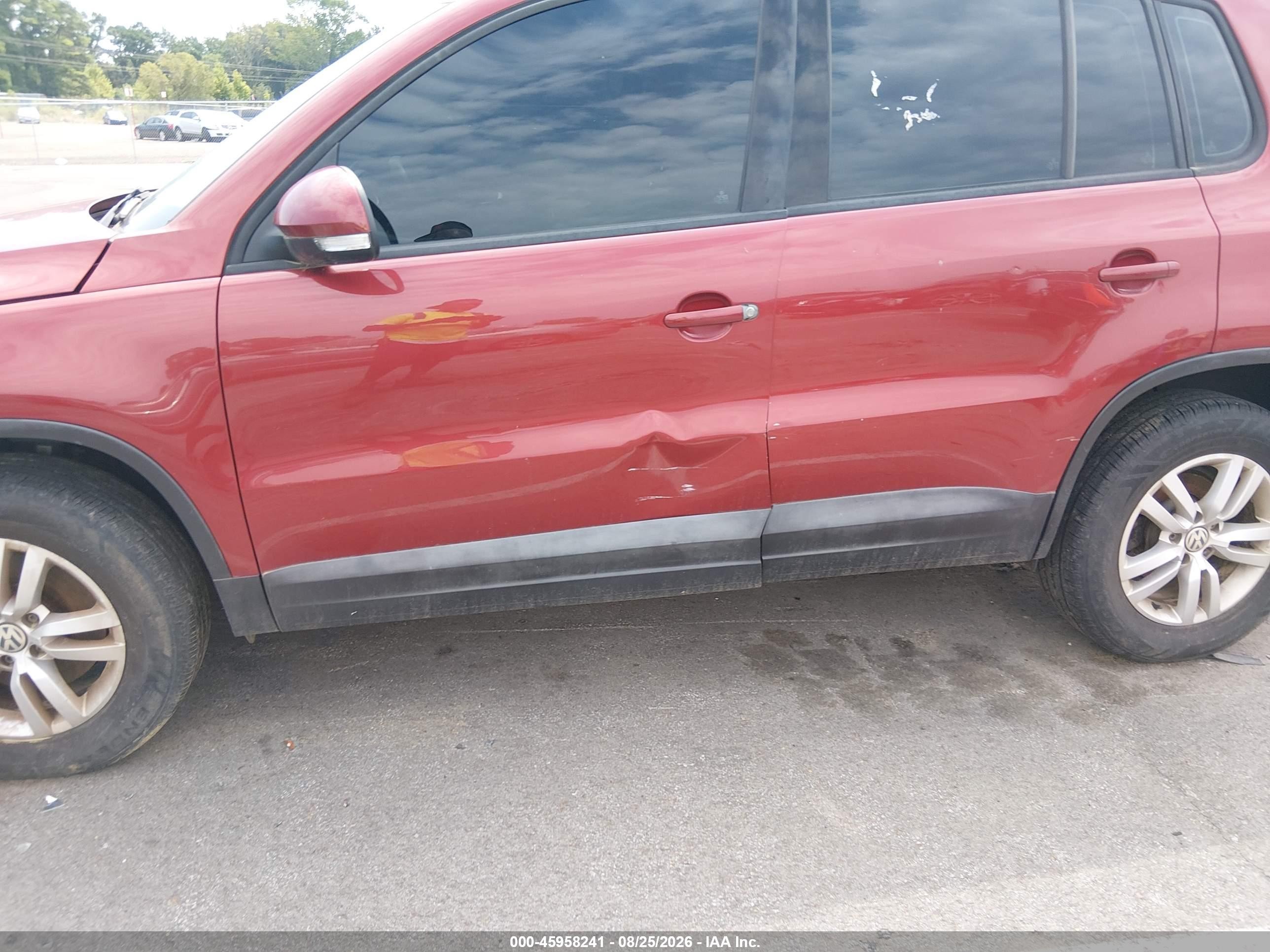 2015 Volkswagen Tiguan S Red vin: WVGAV7AX5FW103457
