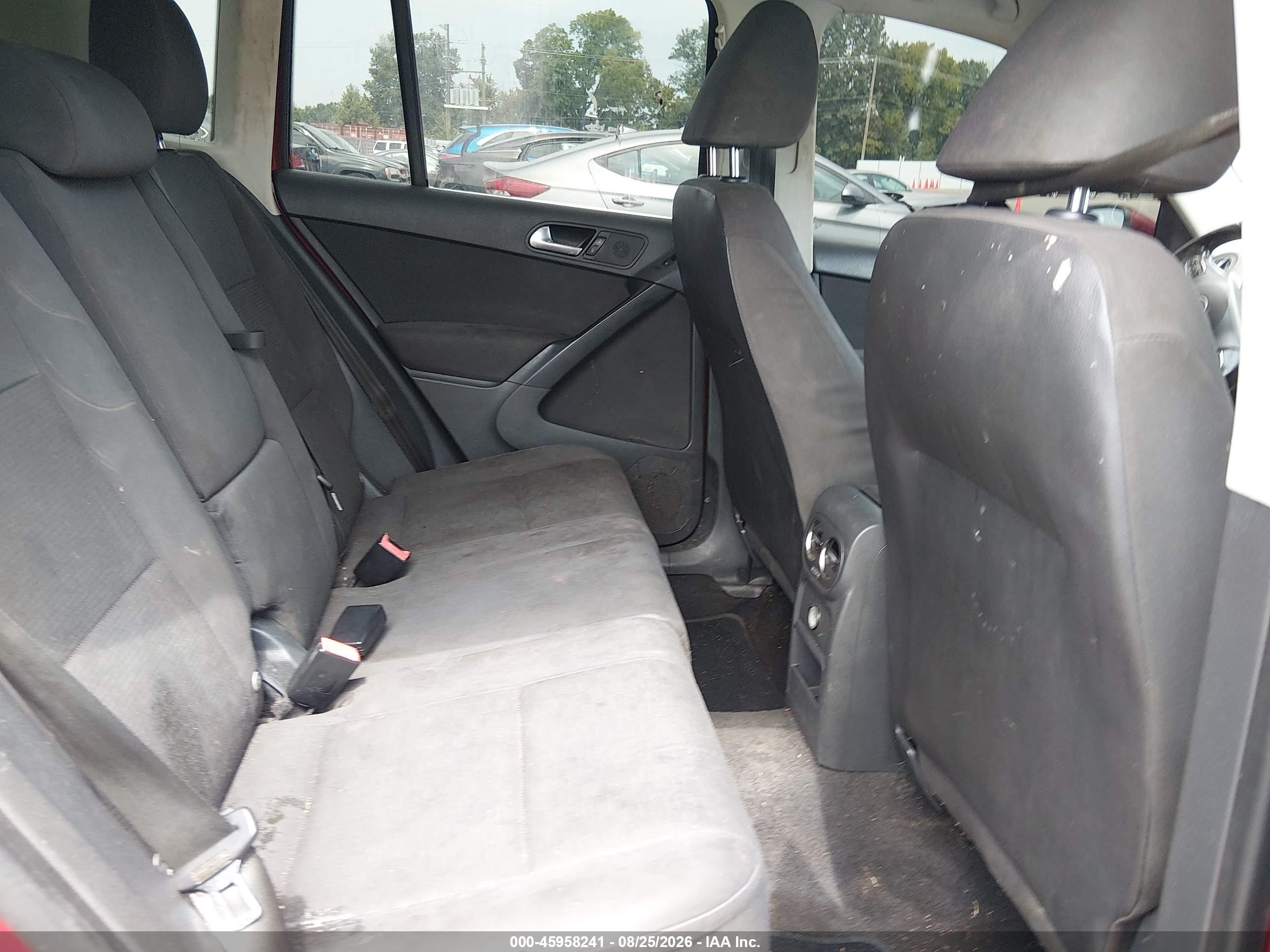 2015 Volkswagen Tiguan S Red vin: WVGAV7AX5FW103457
