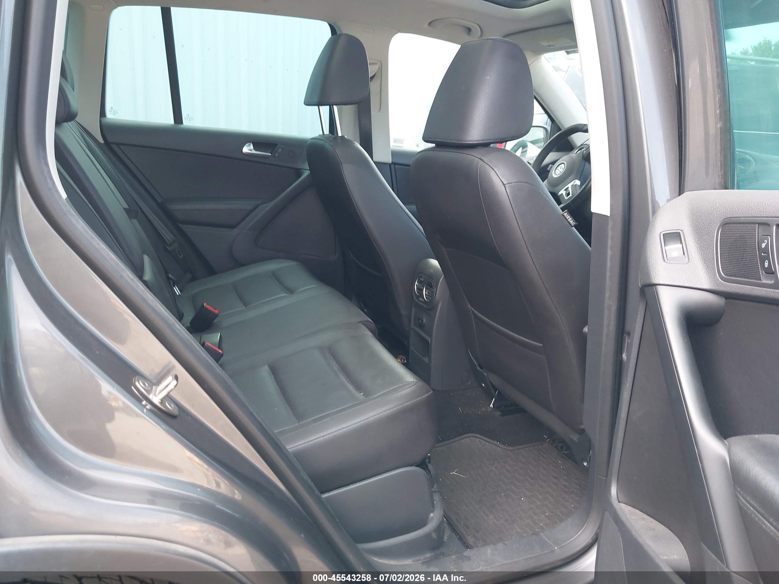 2015 Volkswagen Tiguan Se Gray vin: WVGAV7AX5FW569275