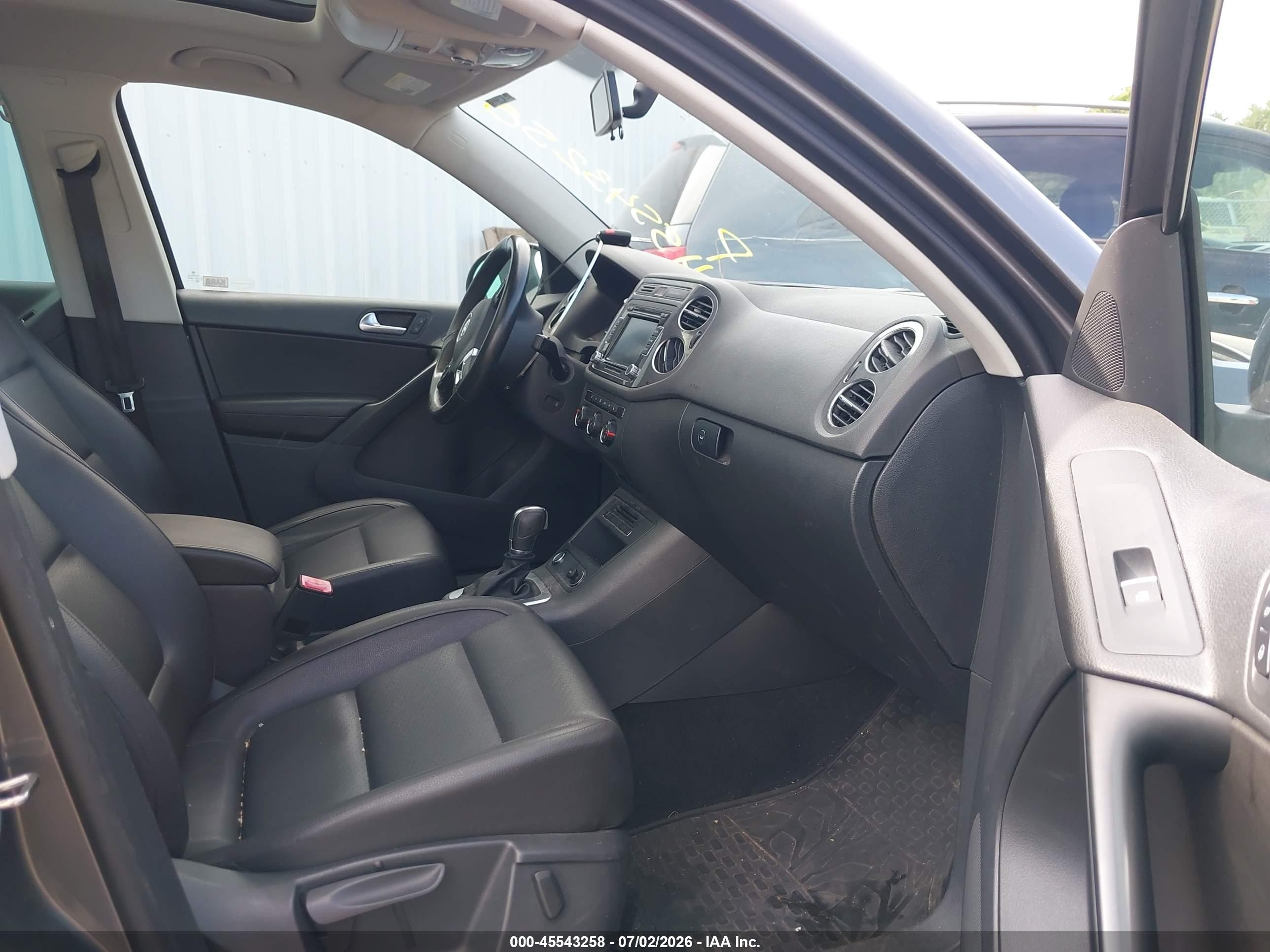 2015 Volkswagen Tiguan Se Gray vin: WVGAV7AX5FW569275