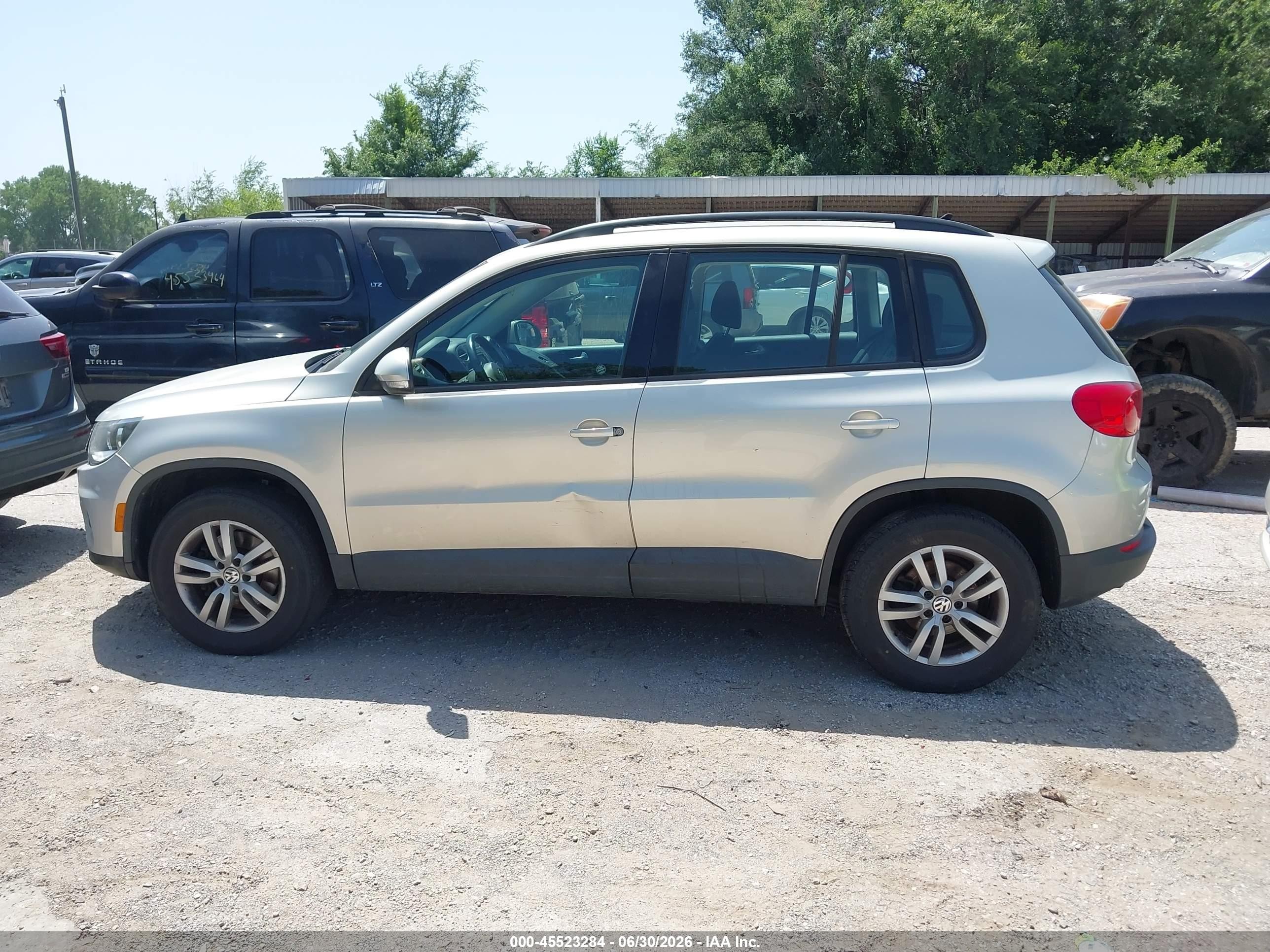 2015 Volkswagen Tiguan S Gray vin: WVGAV7AX5FW593527