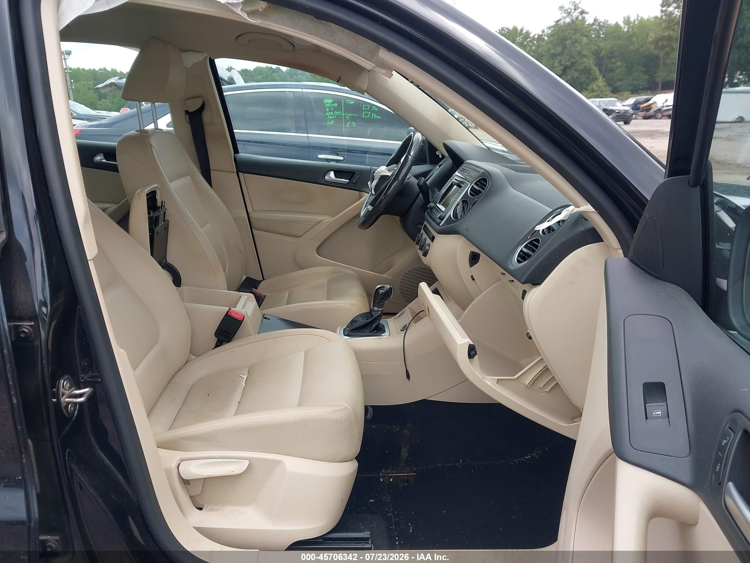 2016 Volkswagen Tiguan S Black vin: WVGAV7AX5GW606102