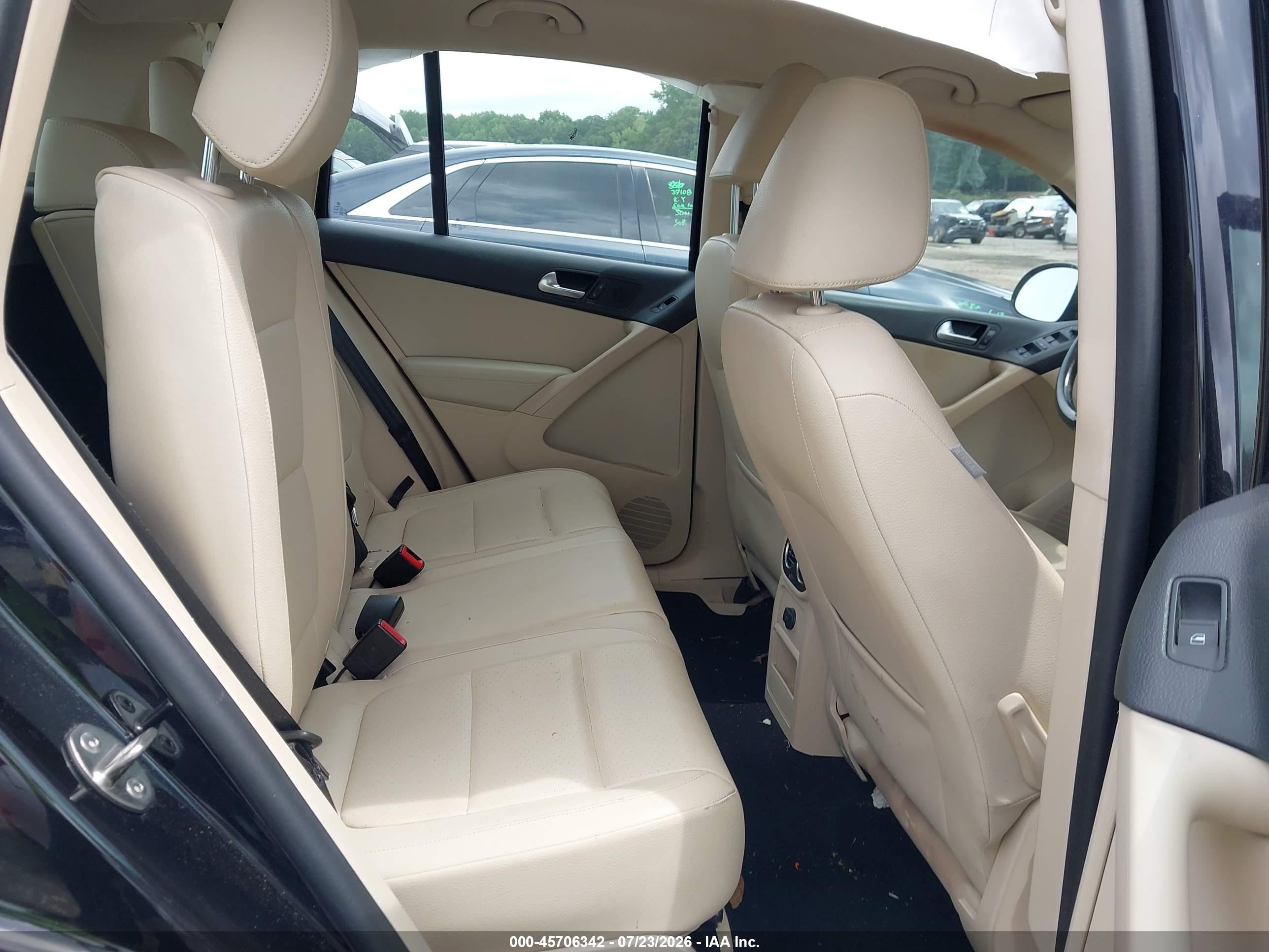 2016 Volkswagen Tiguan S Black vin: WVGAV7AX5GW606102