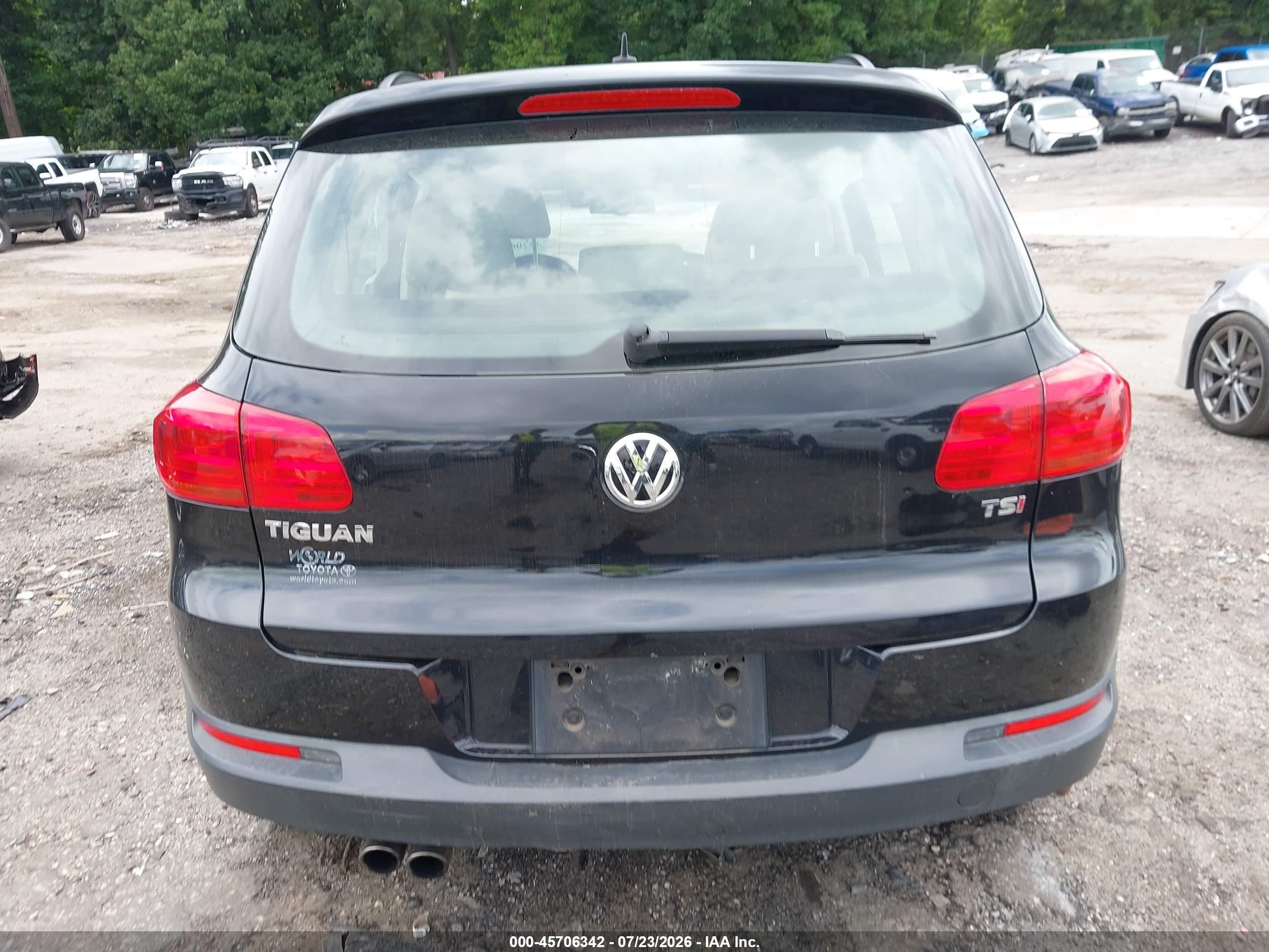 2016 Volkswagen Tiguan S Black vin: WVGAV7AX5GW606102