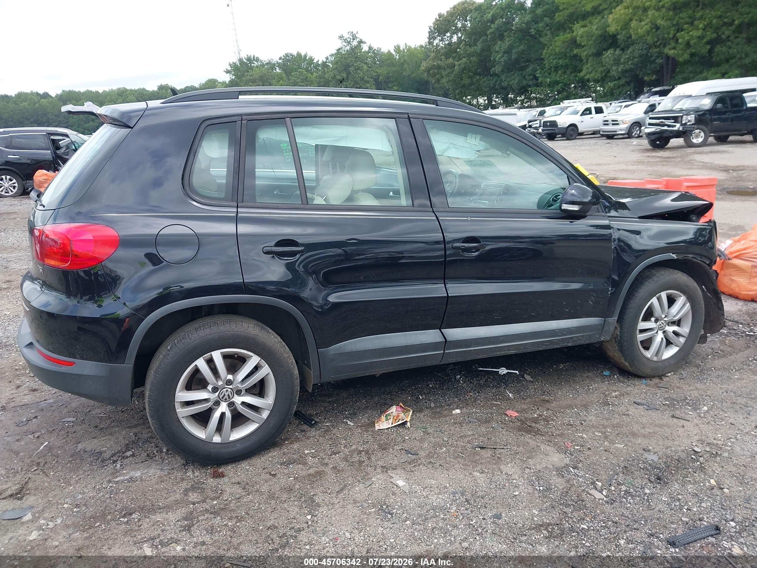2016 Volkswagen Tiguan S Black vin: WVGAV7AX5GW606102