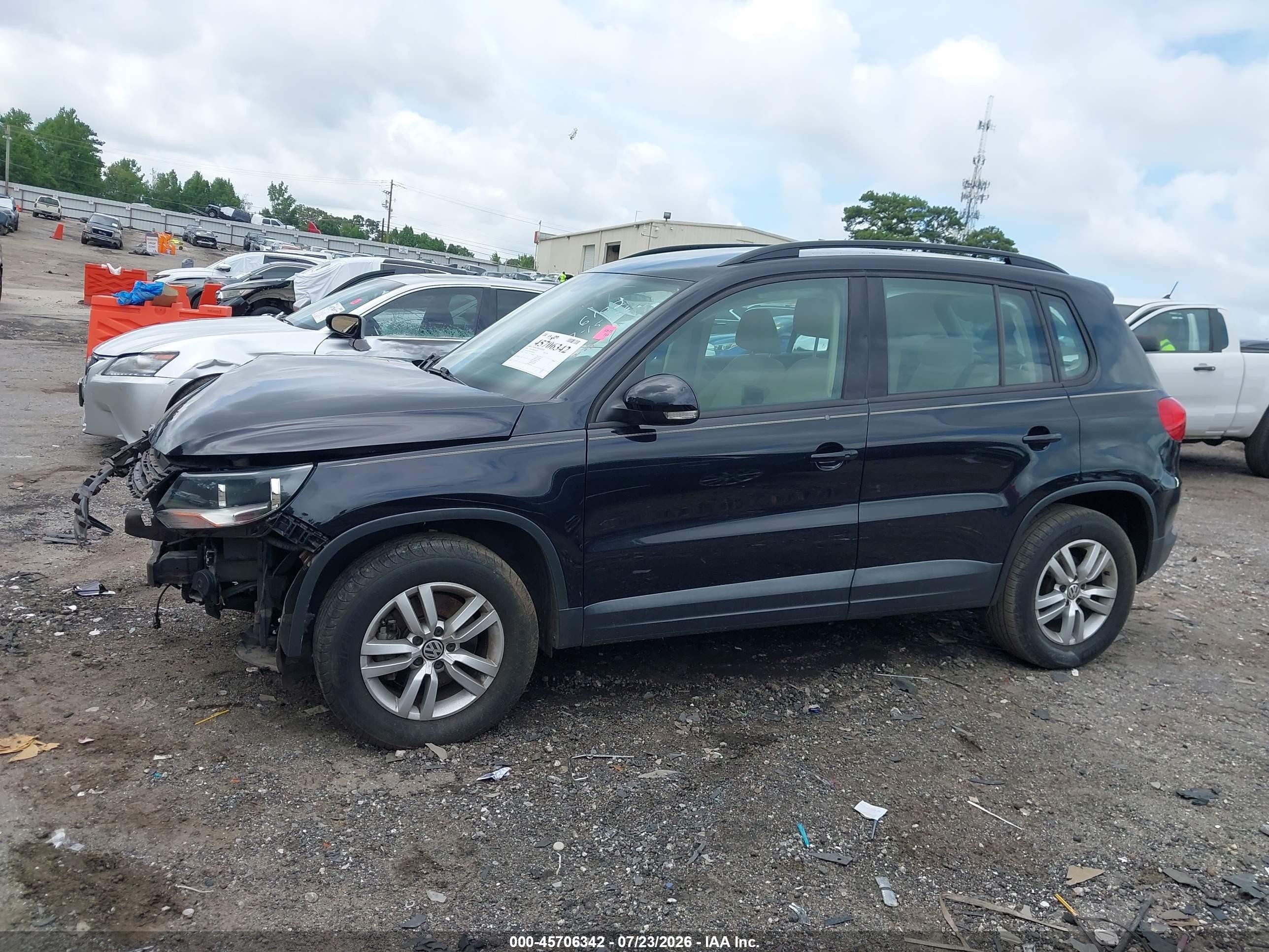 2016 Volkswagen Tiguan S Black vin: WVGAV7AX5GW606102