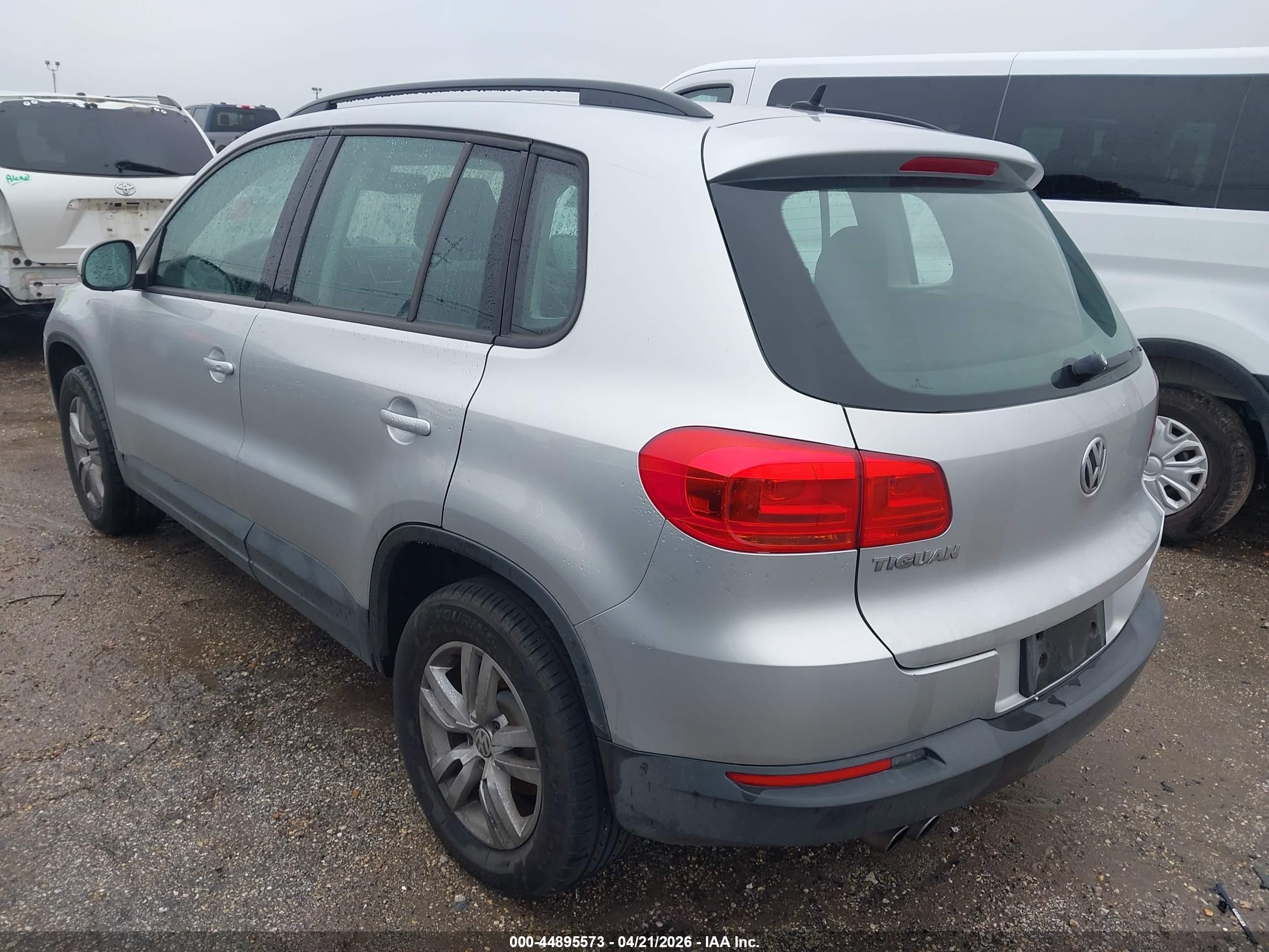 2016 Volkswagen Tiguan S Silver vin: WVGAV7AX5GW606715
