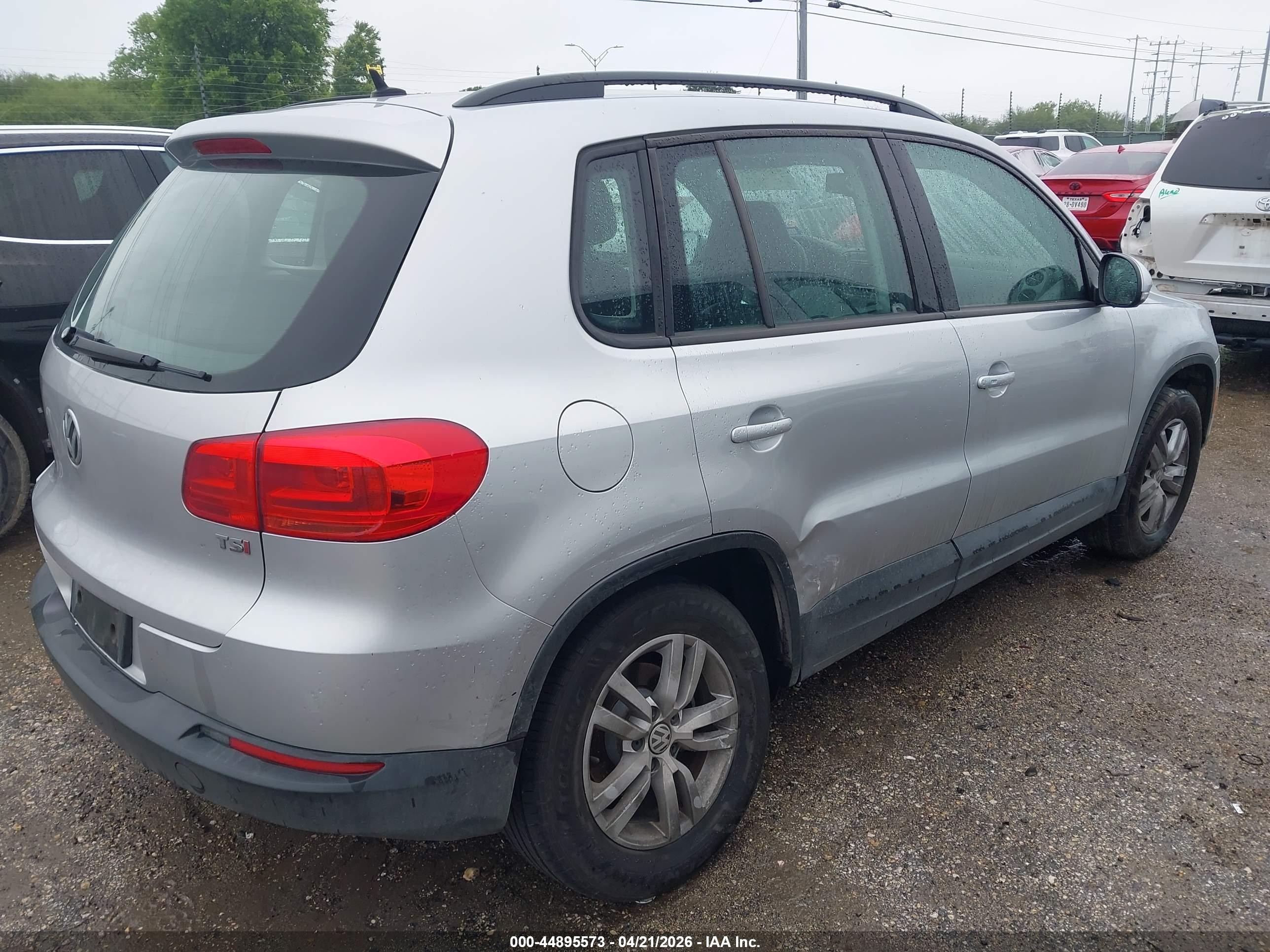 2016 Volkswagen Tiguan S Silver vin: WVGAV7AX5GW606715
